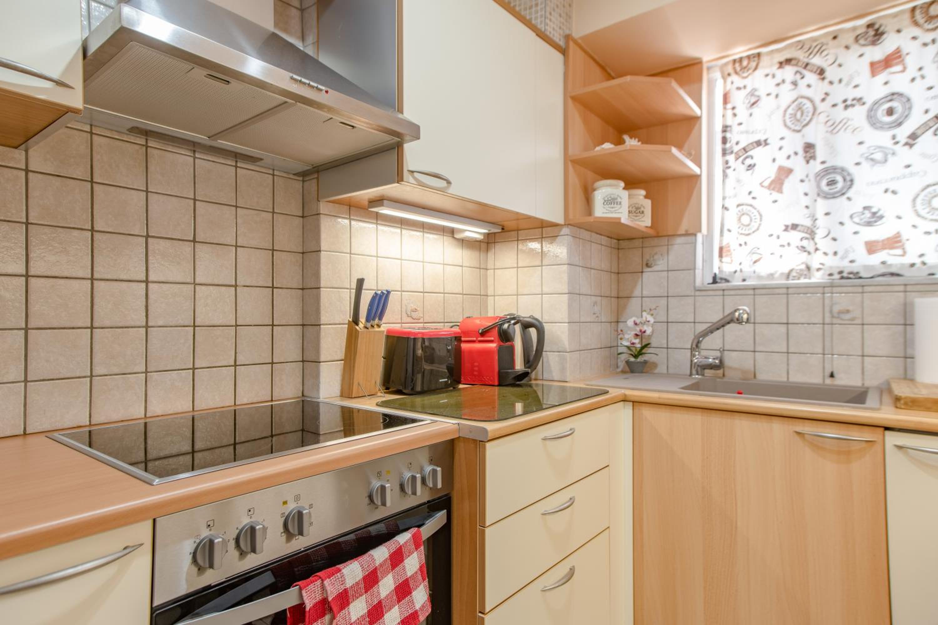 Flat w. Parking next to Flisvos Marina & SNFCC