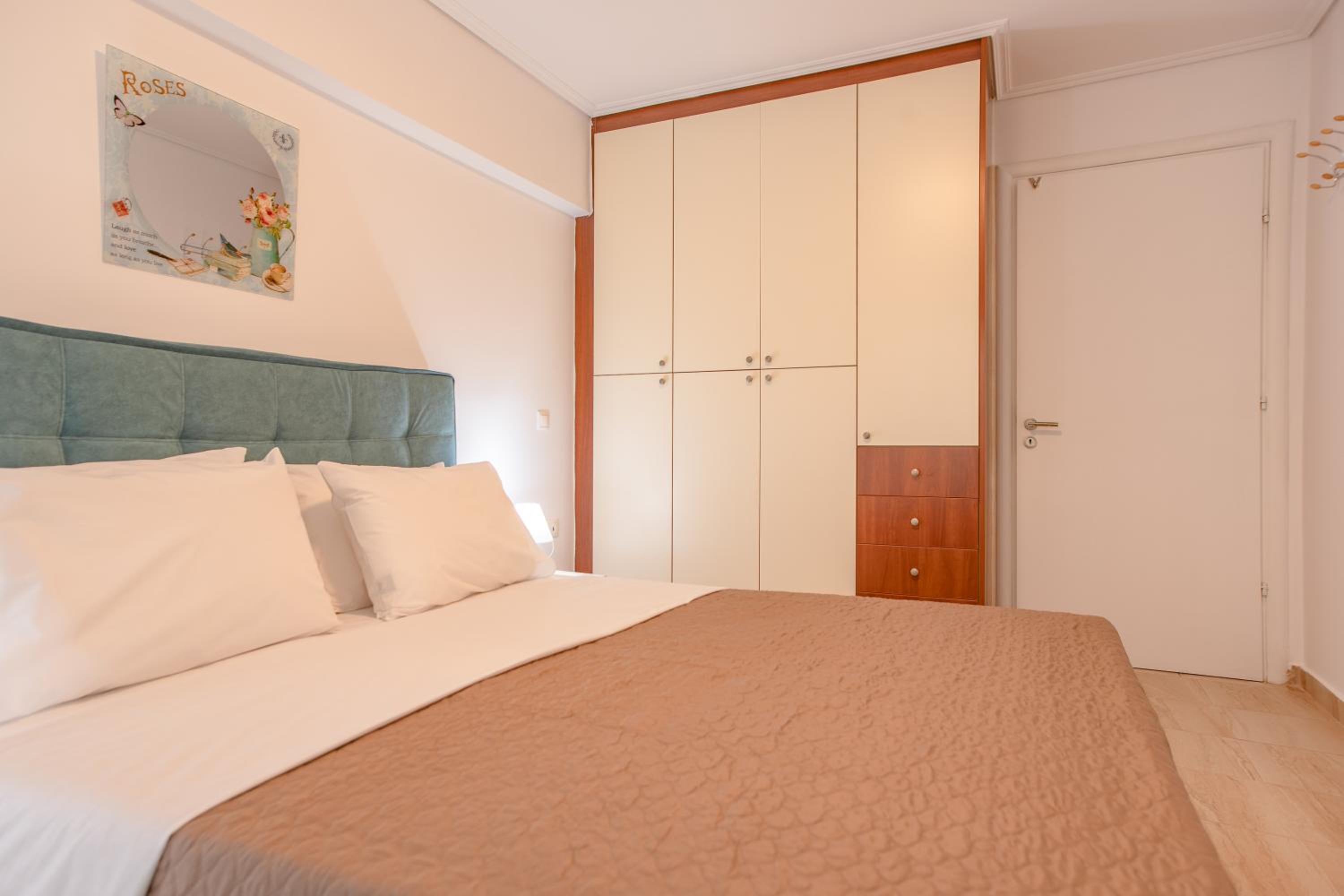 Flat w. Parking next to Flisvos Marina & SNFCC