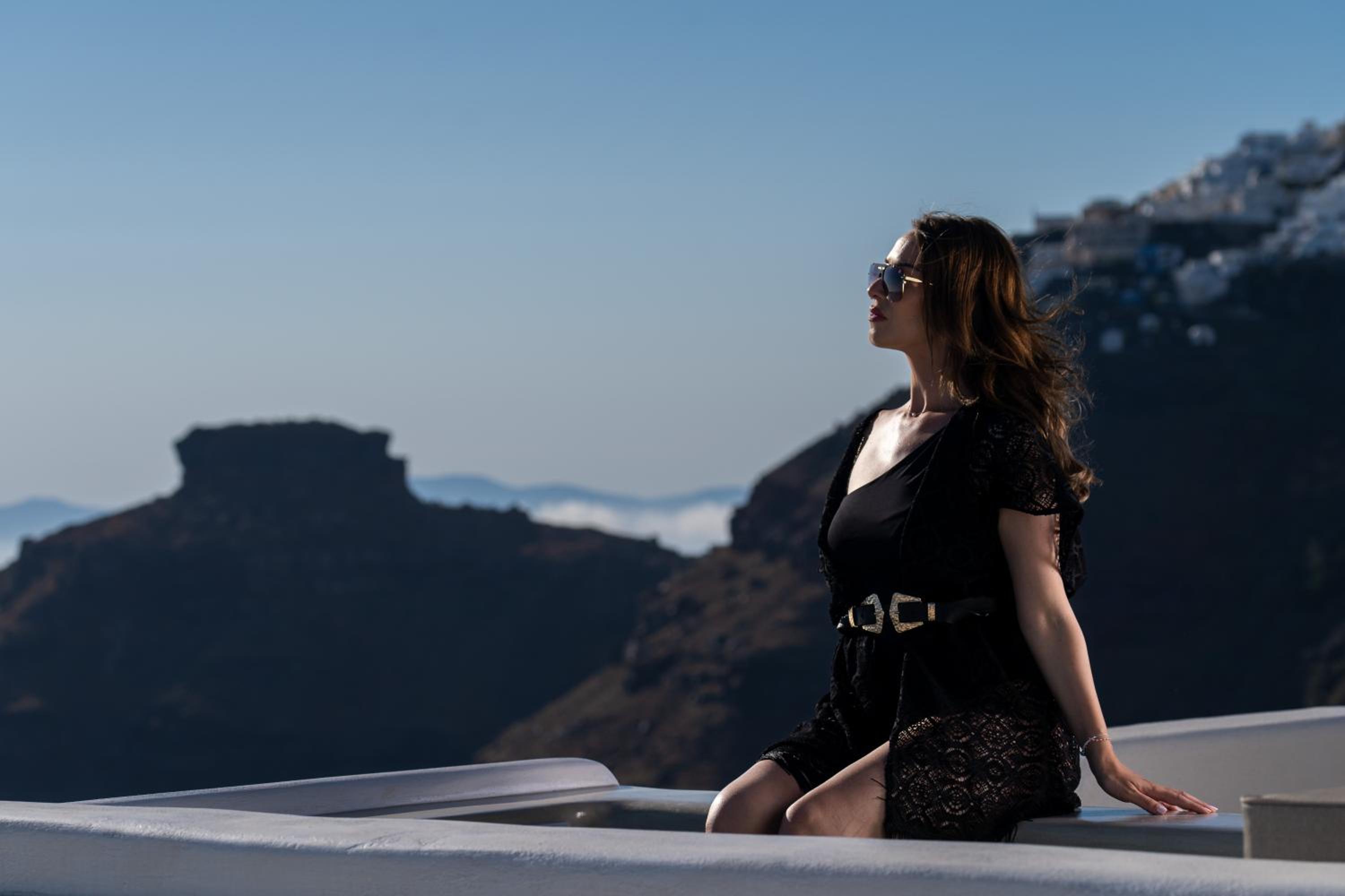 Airth Santorini Suites