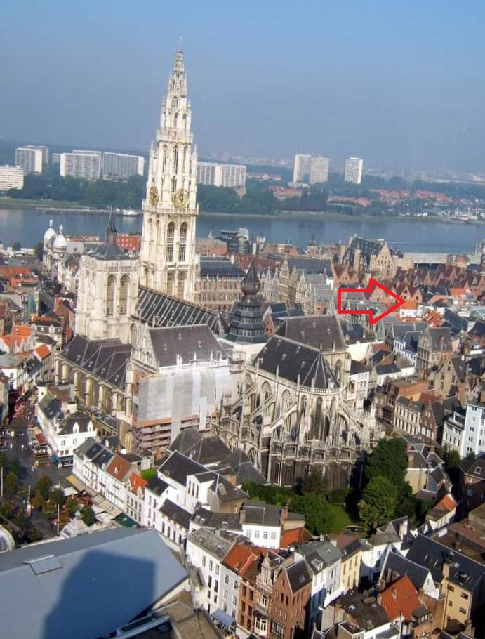 Historical center Antwerp, all on foot view 2