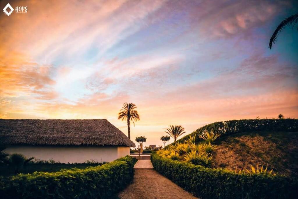 HOP BUZIOS exclusiva oasis y playa en Chincha