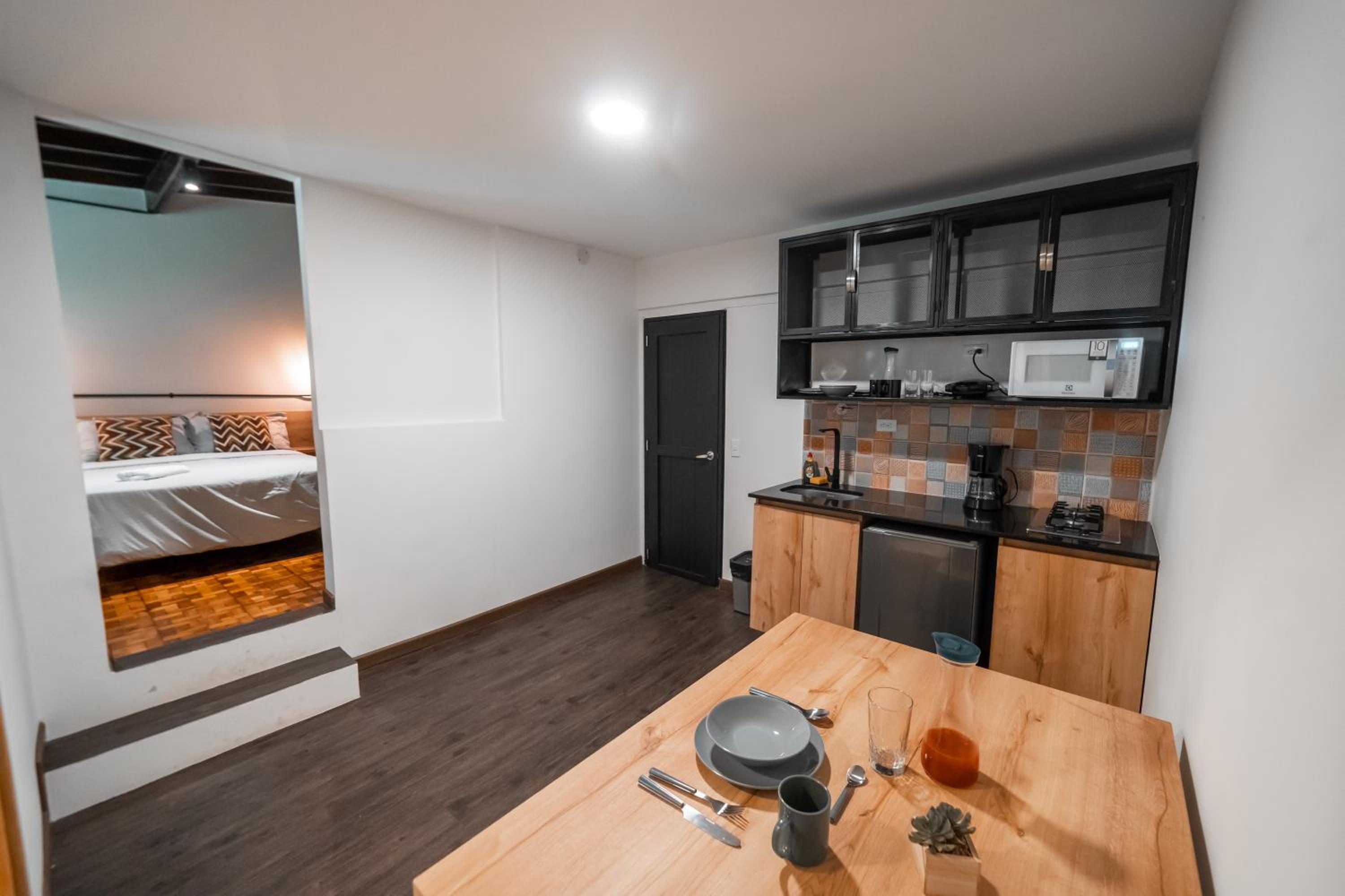 Cozy apartment in Poblado near Envigado FRN104