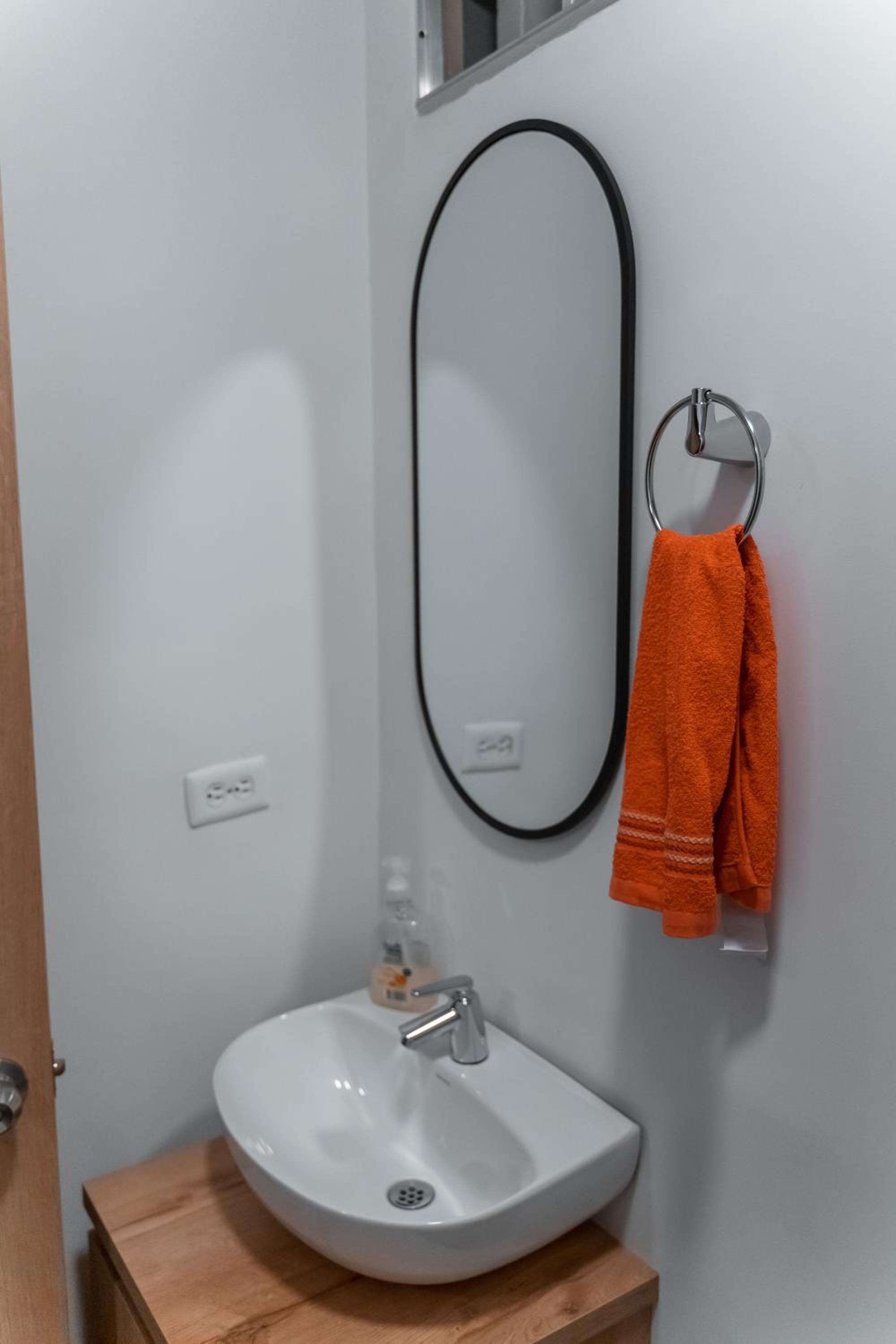 Cozy apartment in Poblado near Envigado FRN104