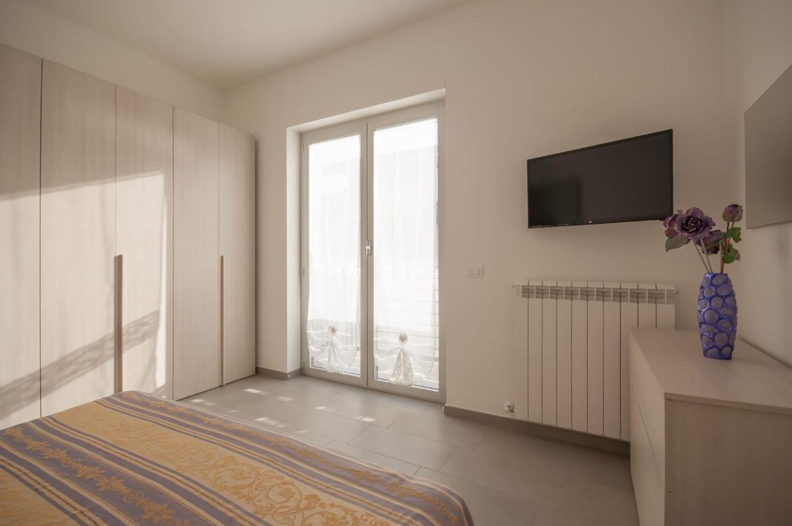 Palazzina Romani-Romani Holidays Apartments view 5
