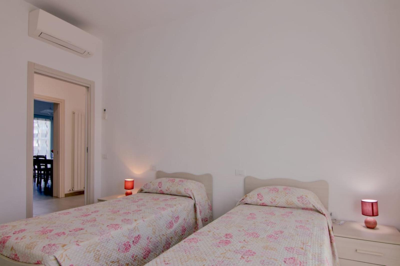Palazzina Romani-Romani Holidays Apartments view 4