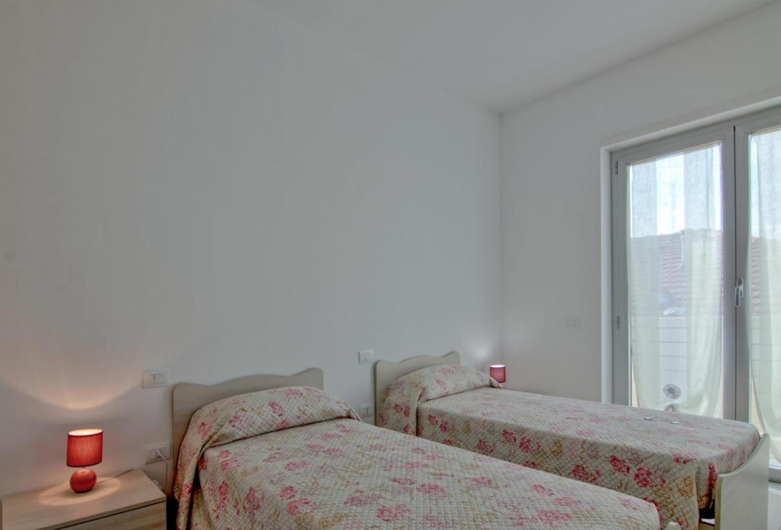 Palazzina Romani-Romani Holidays Apartments view 3