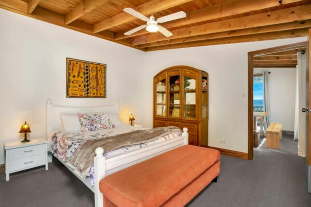 Narrow Neck Lodge