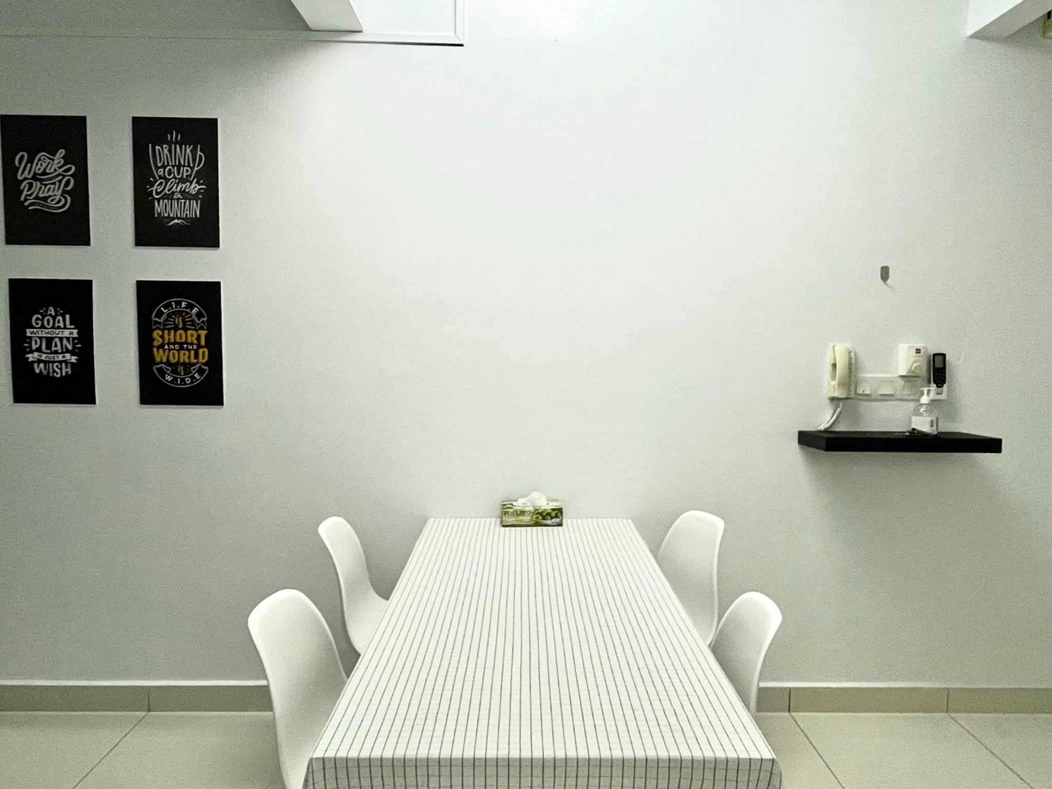 Minimalist Loft IV @DeCentrum (Wifi/Netflix) photo 3