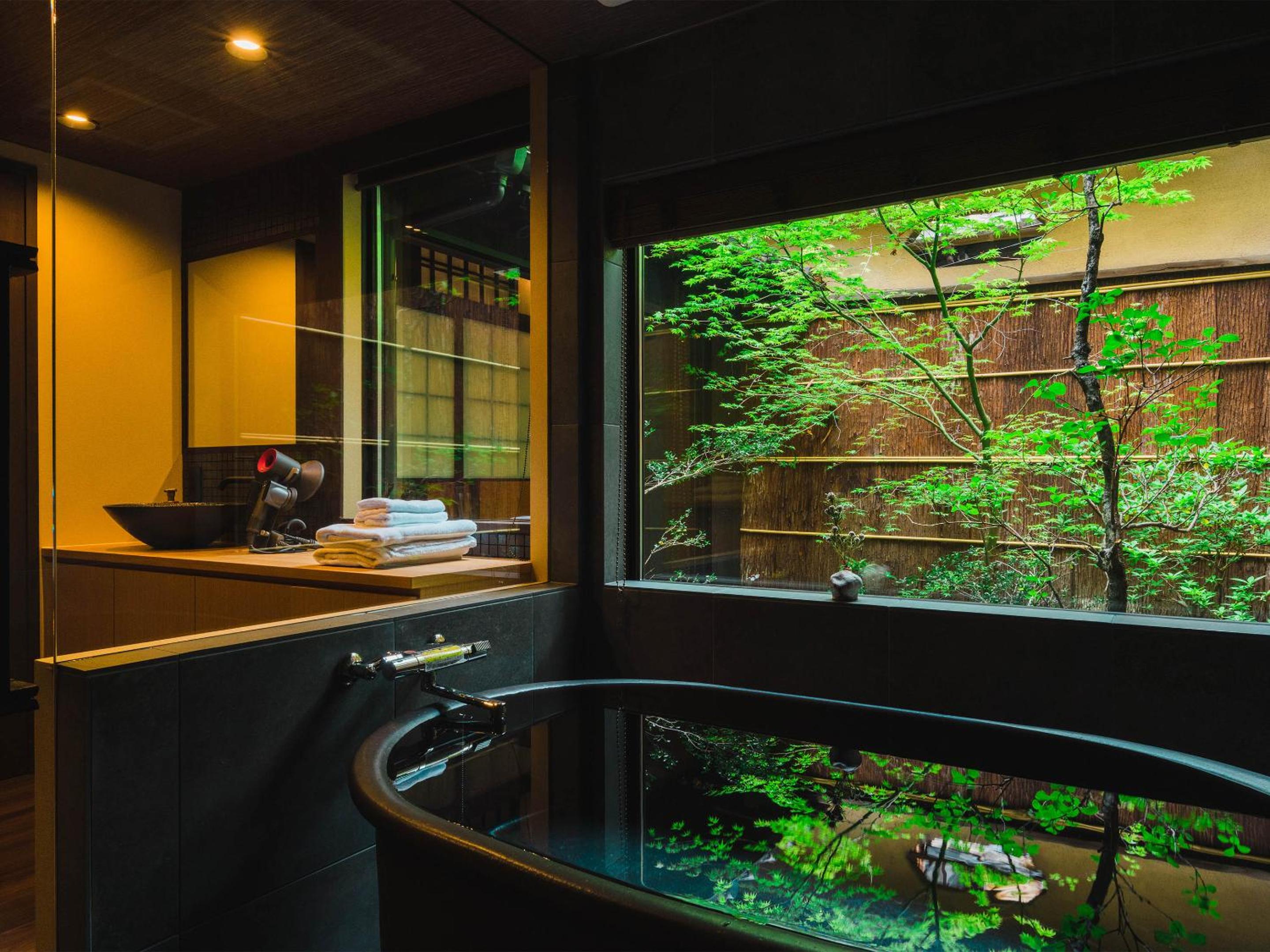 Kyotofish·Masuya*Reformed Machiya*Gardenview Bath view 3