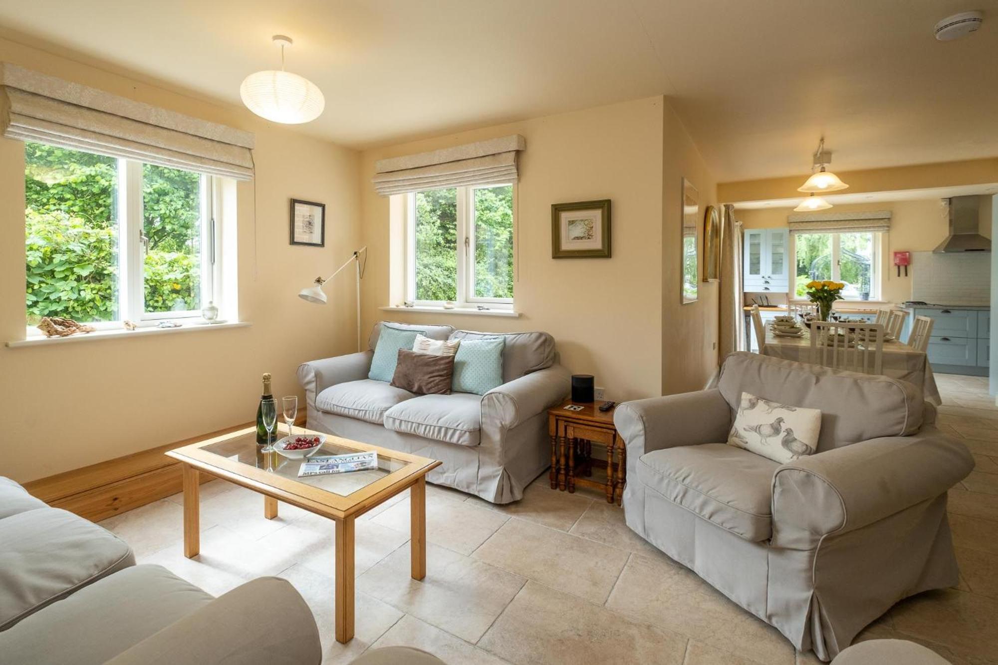 Willow House in Knodishall, Sleeps 7 - Only a short drive from Aldeburgh, Thorpeness & Snape Maltings - Managed by Aldeburgh Coastal Cottages view 5