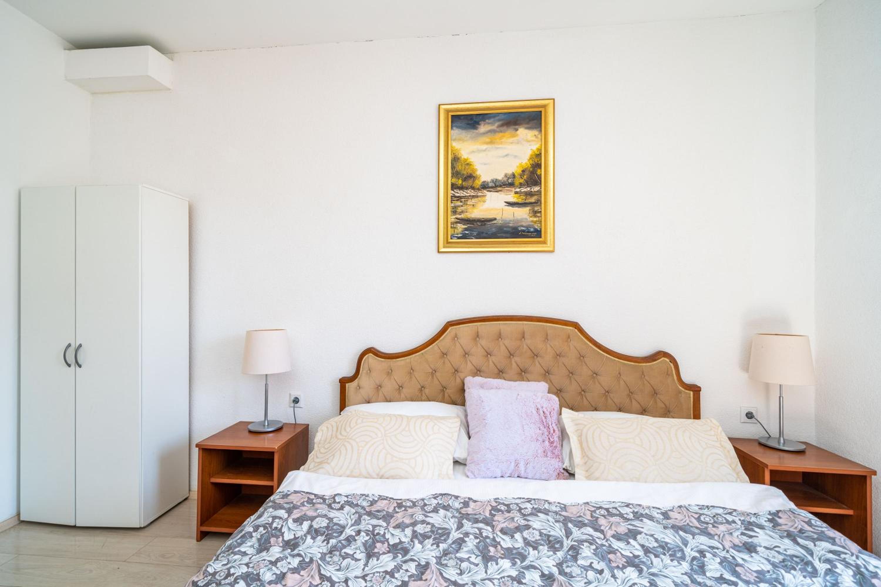 Deluxe Rooms with a terrace view at Old City Gate