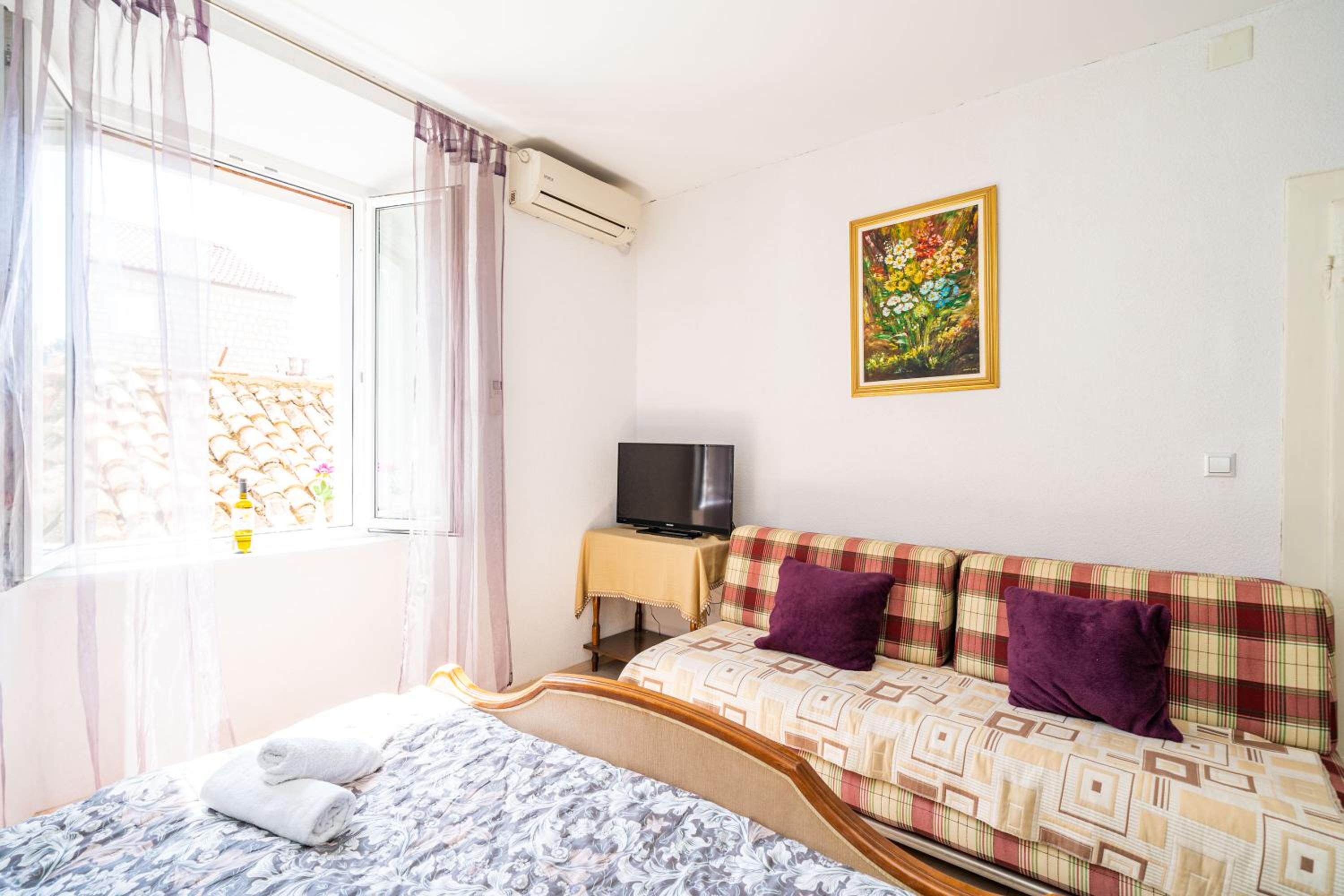 Deluxe Rooms with a terrace view at Old City Gate