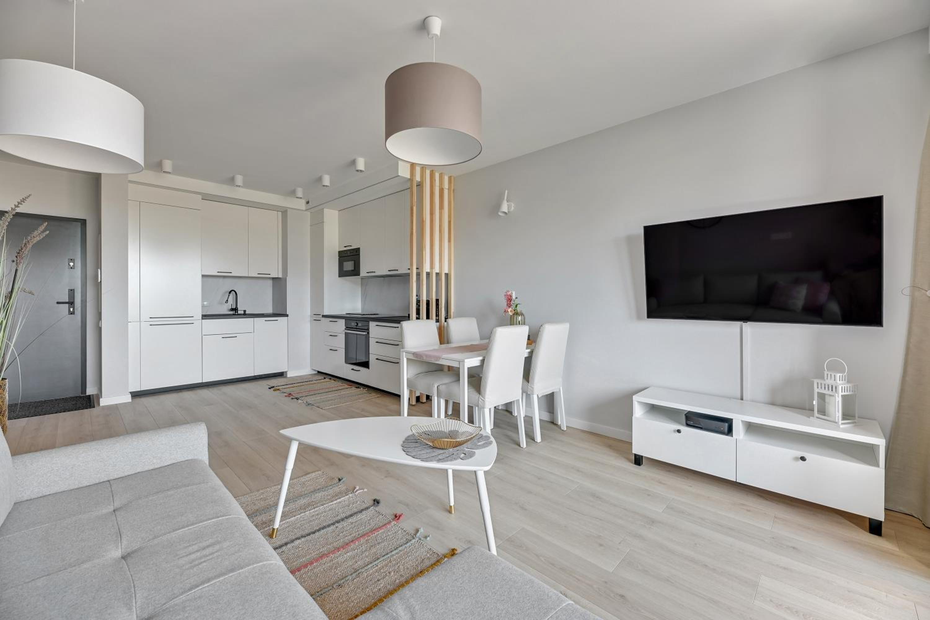 Chlebova - Riverside View Terrace, Free Parking, Gym & Kidsplay by Downtown Apartments