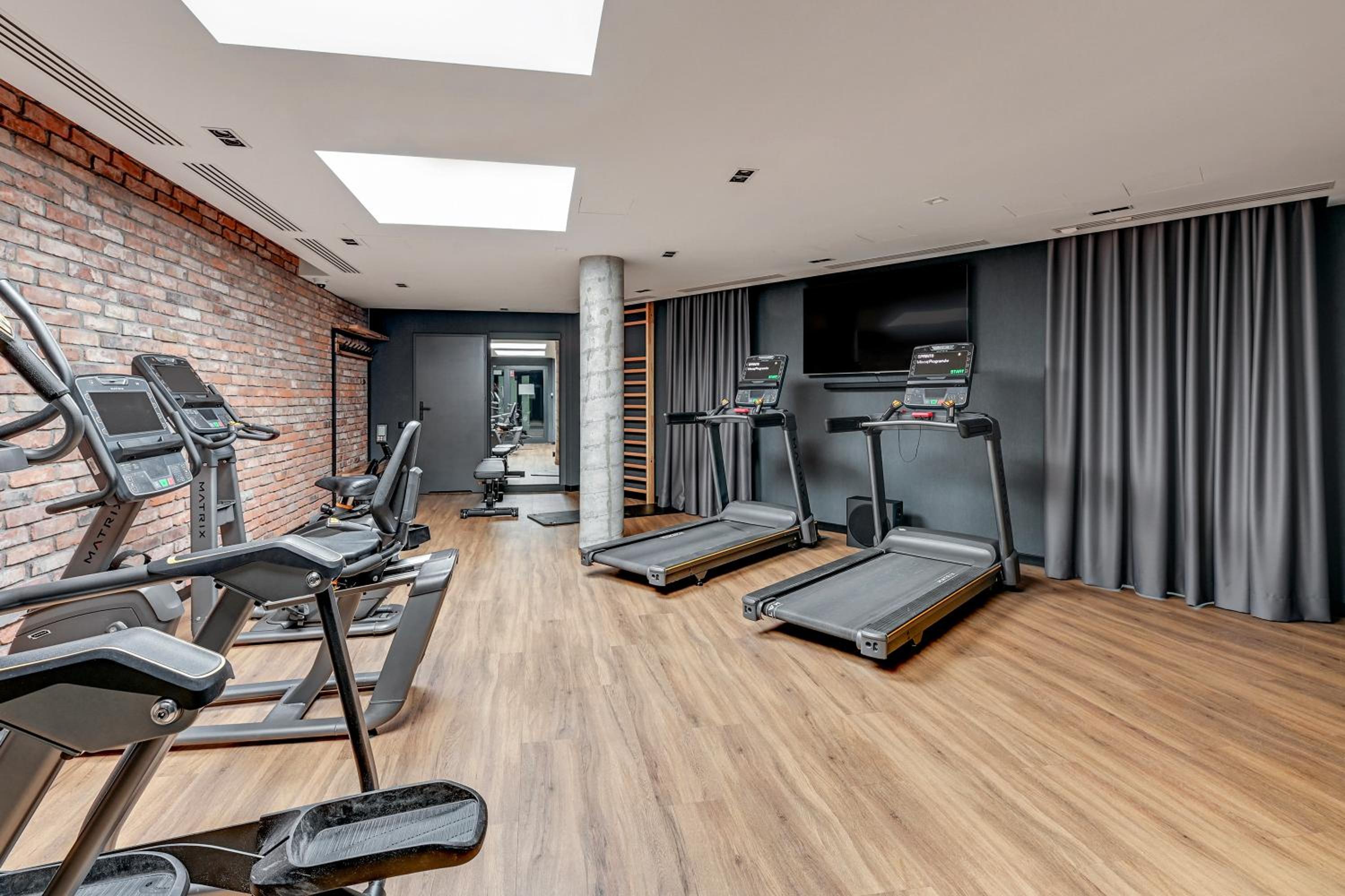 Chlebova - Riverside View Terrace, Free Parking, Gym & Kidsplay by Downtown Apartments