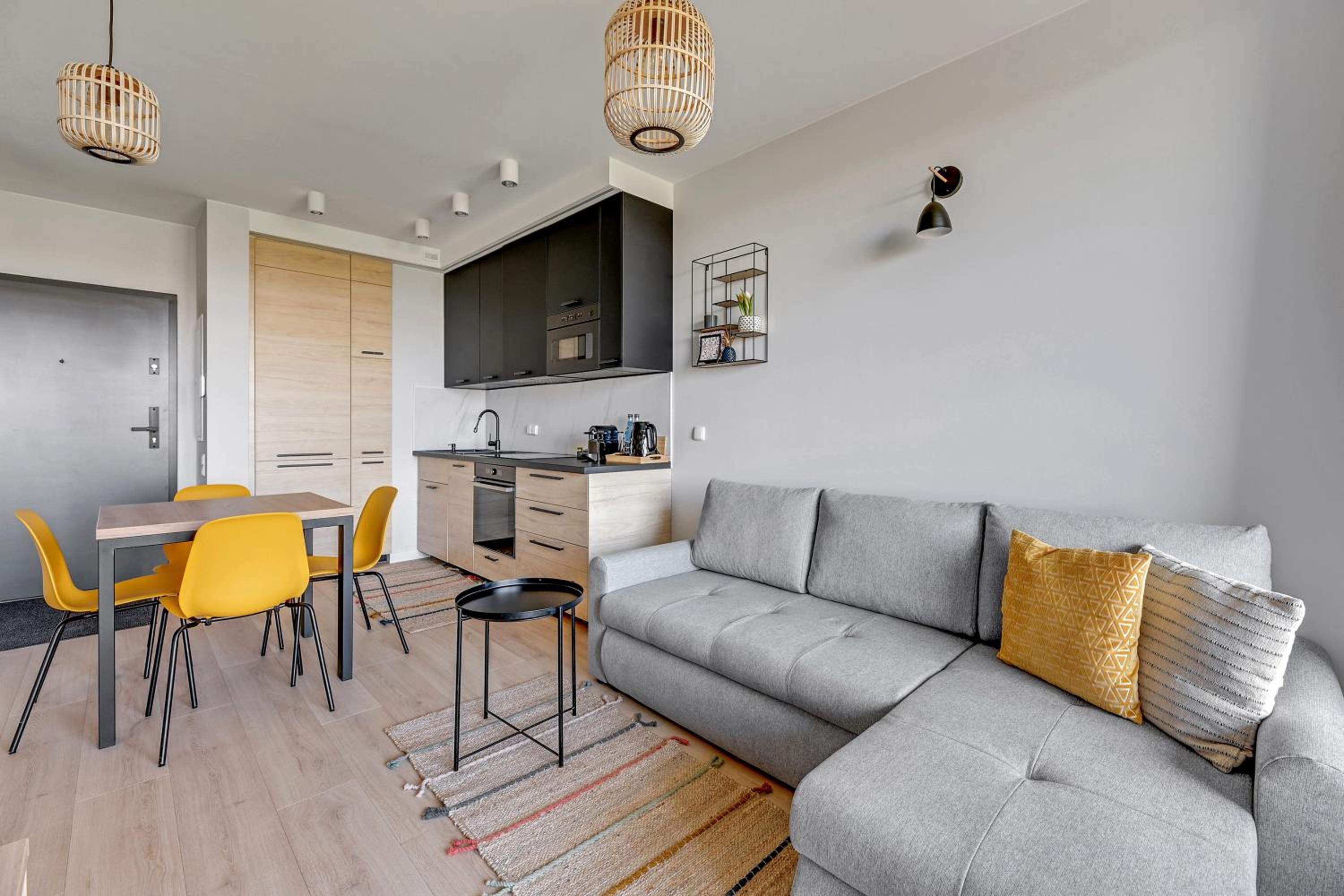Chlebova - Riverside View Terrace, Free Parking, Gym & Kidsplay by Downtown Apartments
