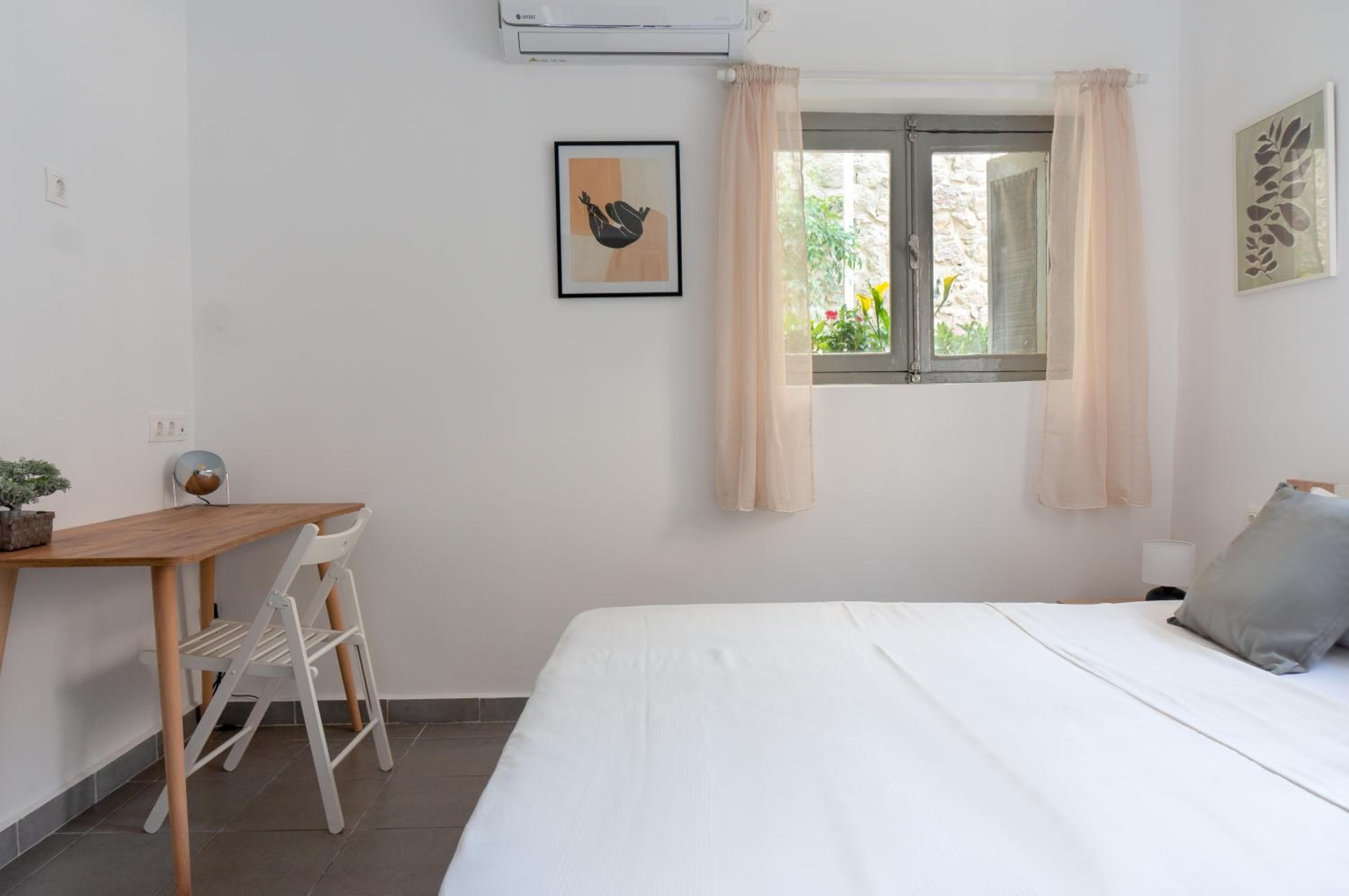 Dioskouros Hostel