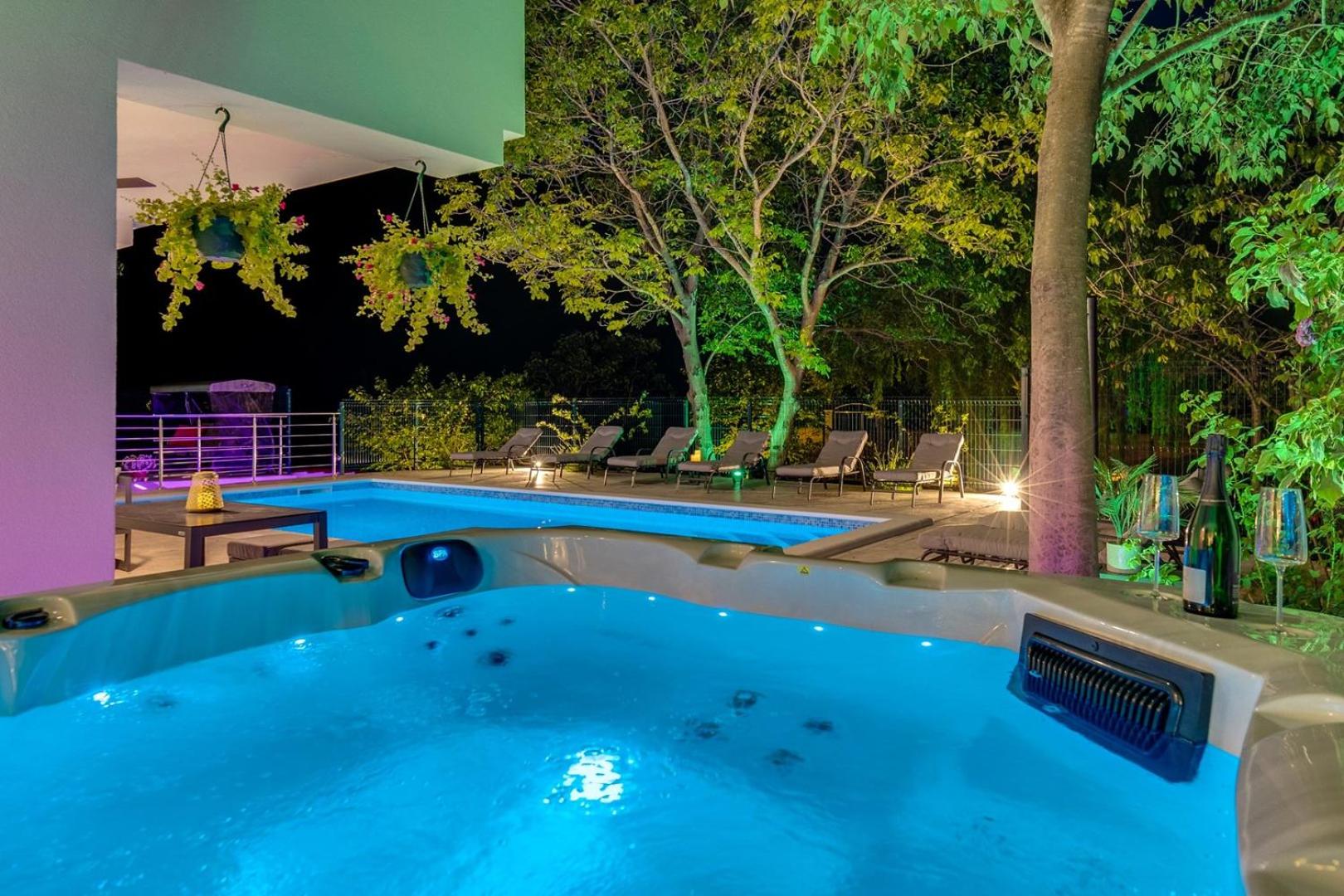 Villa Zara with 32 sqm heated Pool, Jacuzzi, Billiard, Tennis table, 8pax view 2