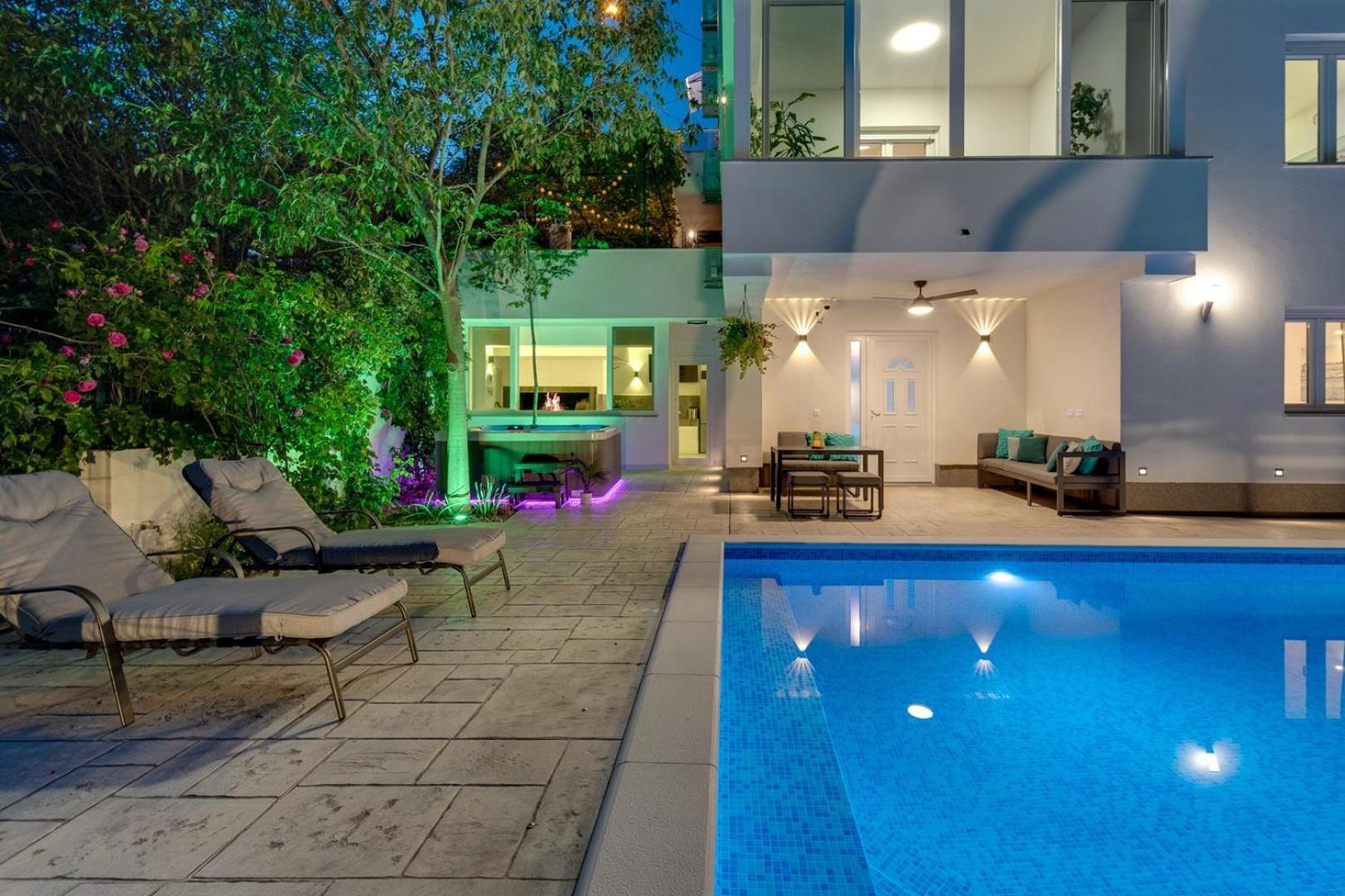 Villa Zara with 32 sqm heated Pool, Jacuzzi, Billiard, Tennis table, 8pax view 4