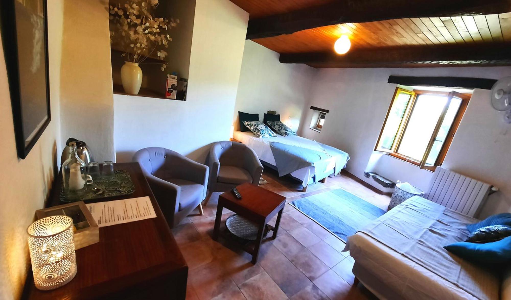Mas de Boissière - Chambres d'hôtes avec piscine et jacuzzi view 2
