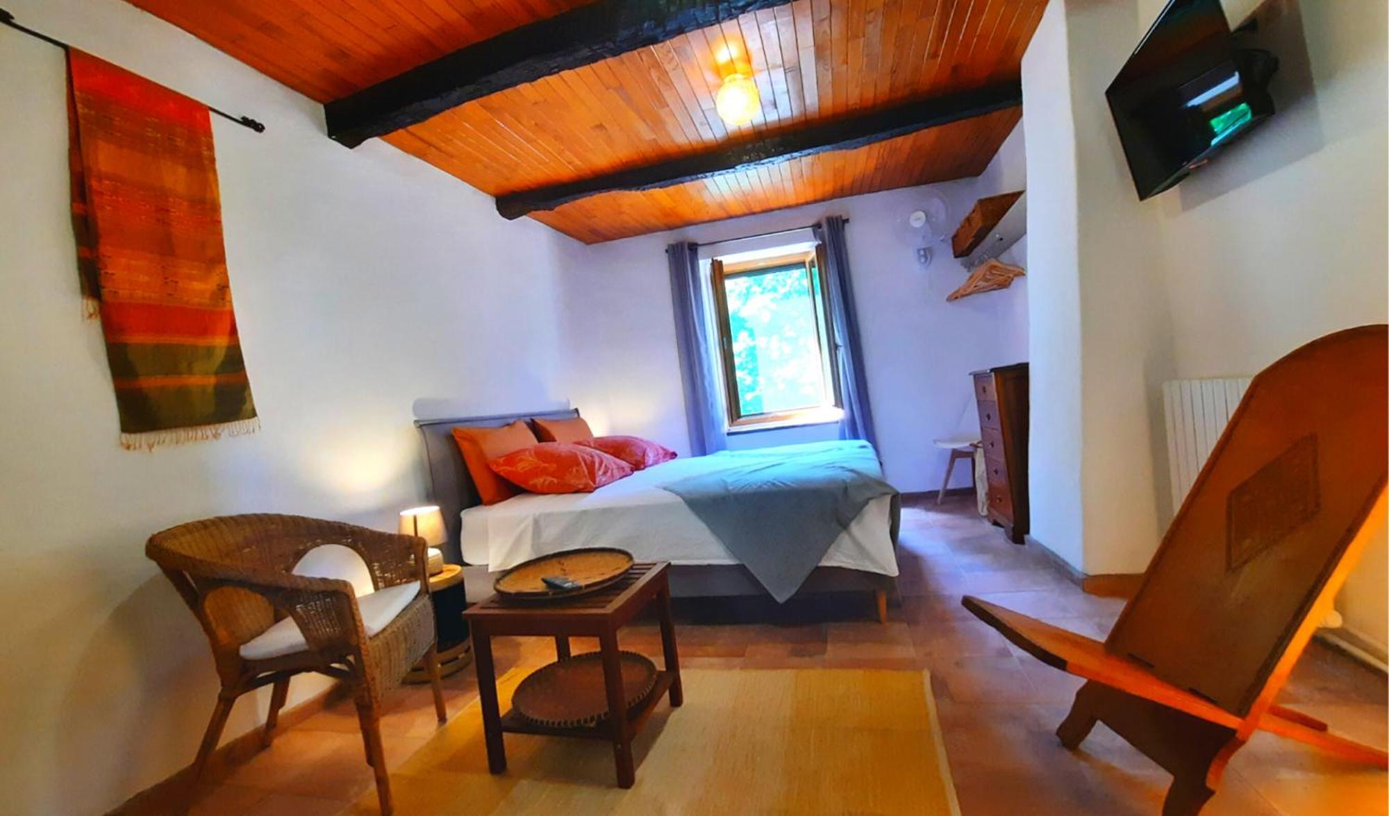 Mas de Boissière - Chambres d'hôtes avec piscine et jacuzzi view 3