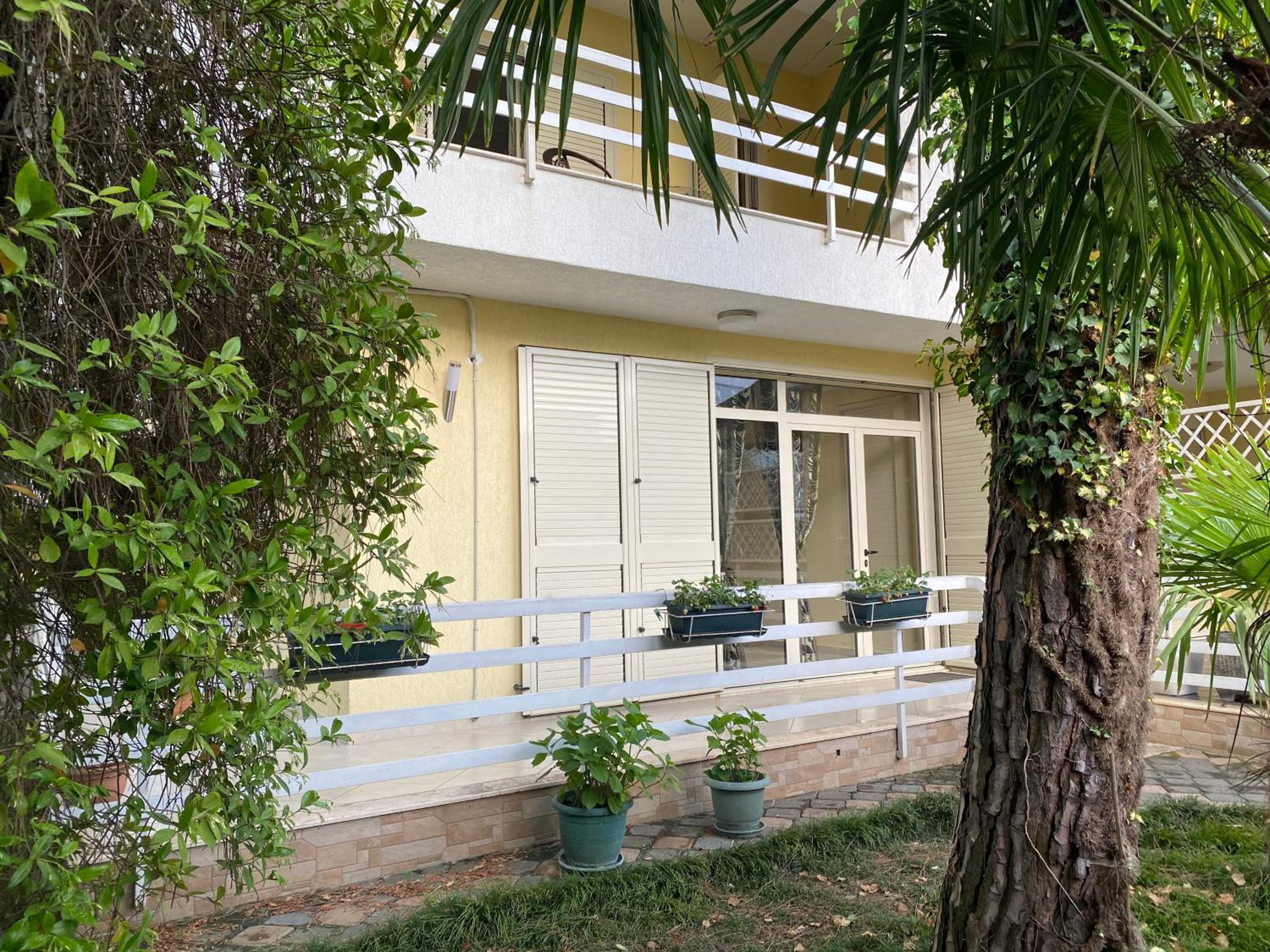 A cozy duplex in the Lalzi Bay
