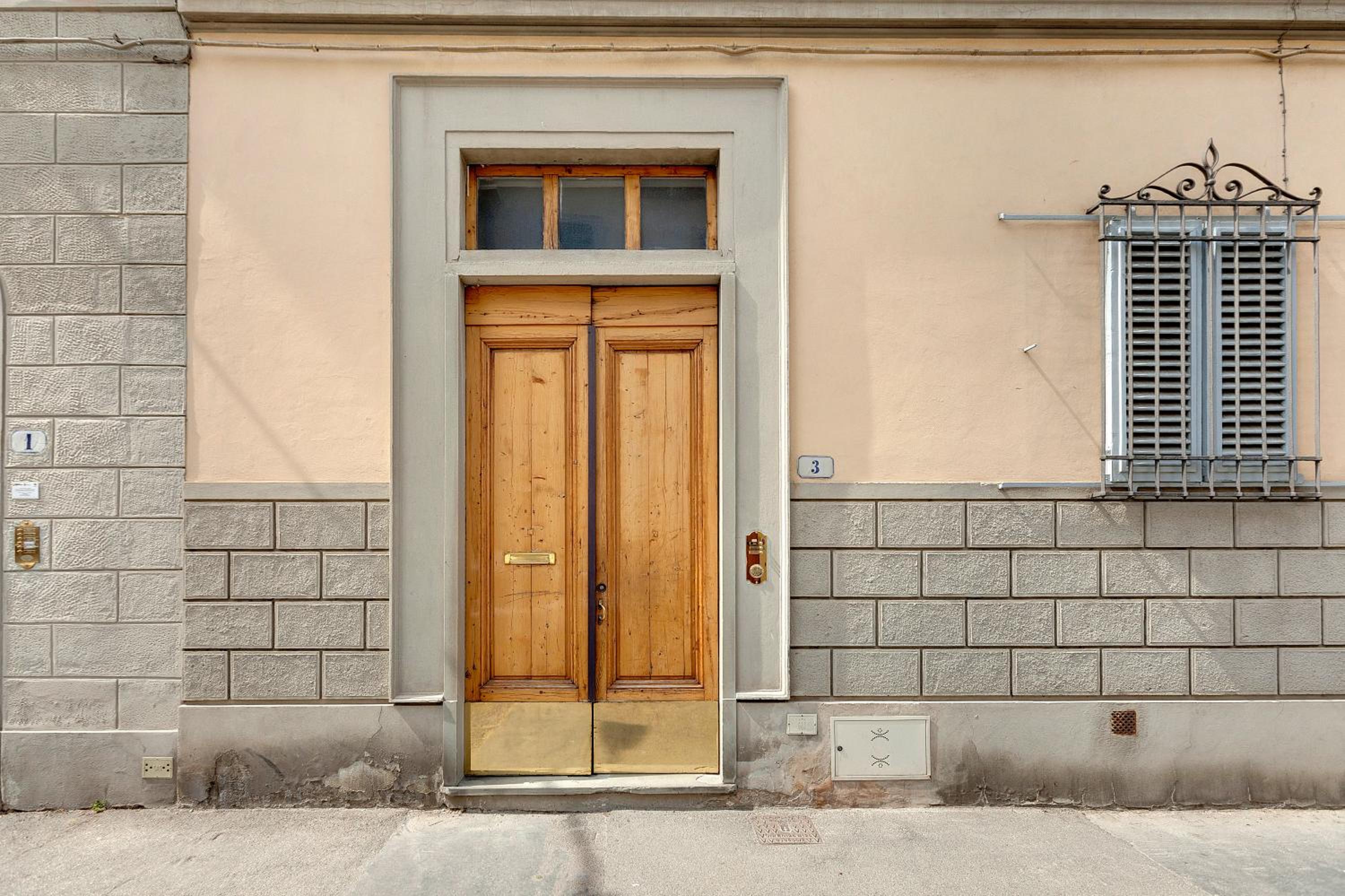 Geordie Apartment by Mamo Florence