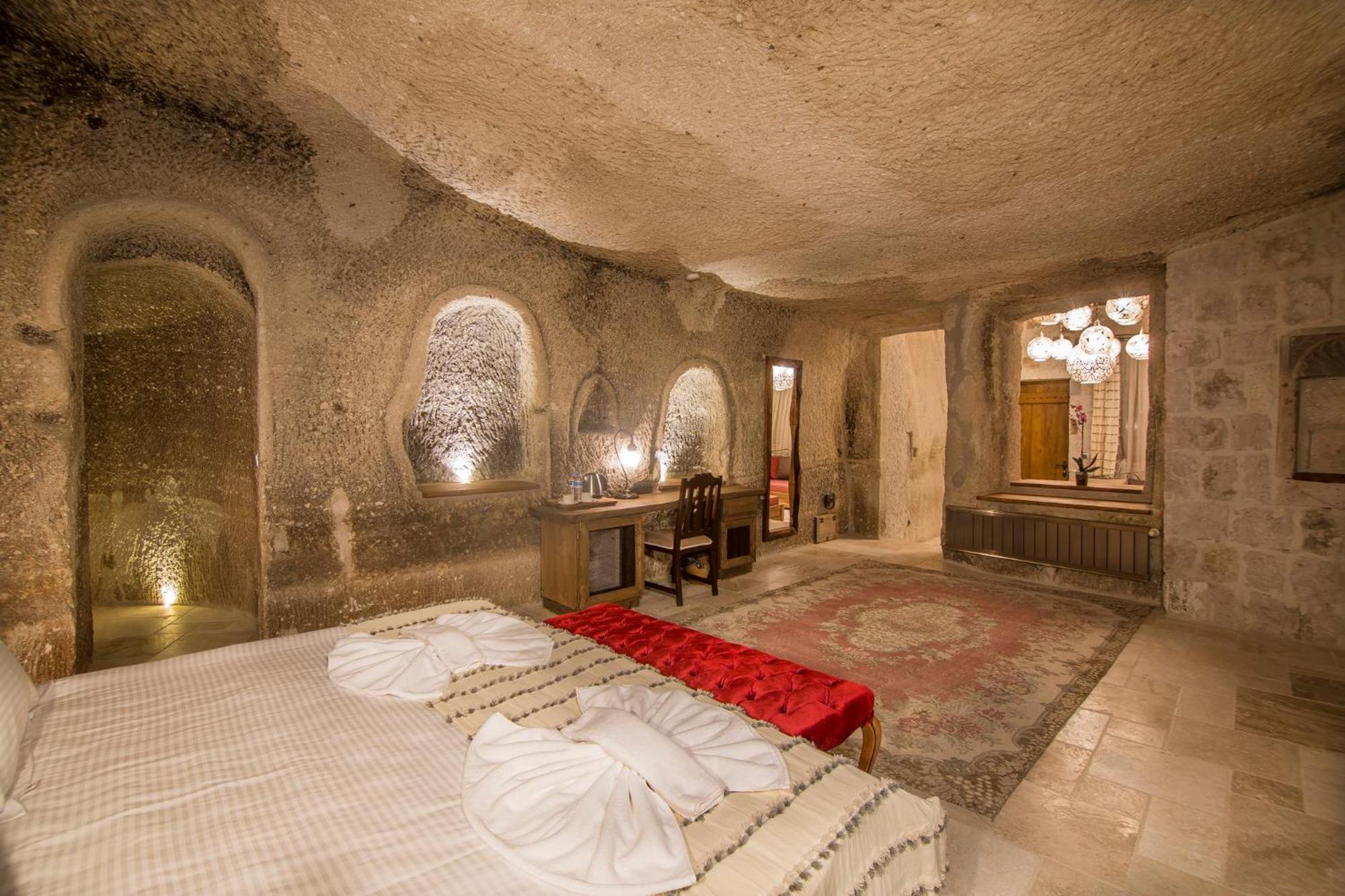 Hera Cave Suites - Image 17