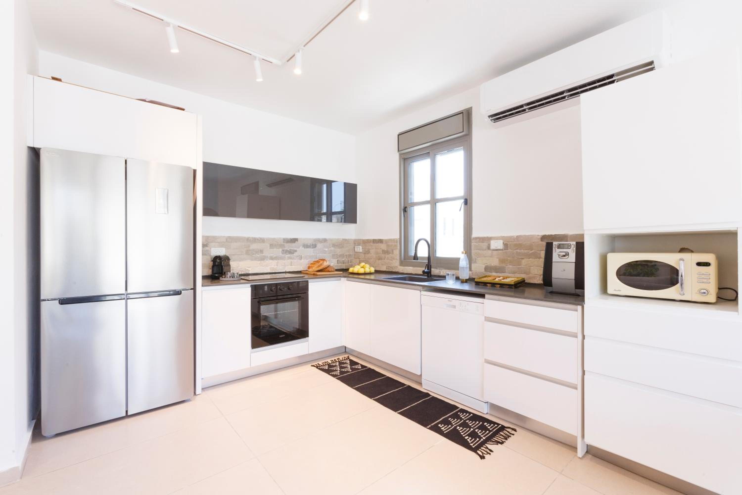 AirTLV - Deluxe Grand Duplex In Jaffa view 2