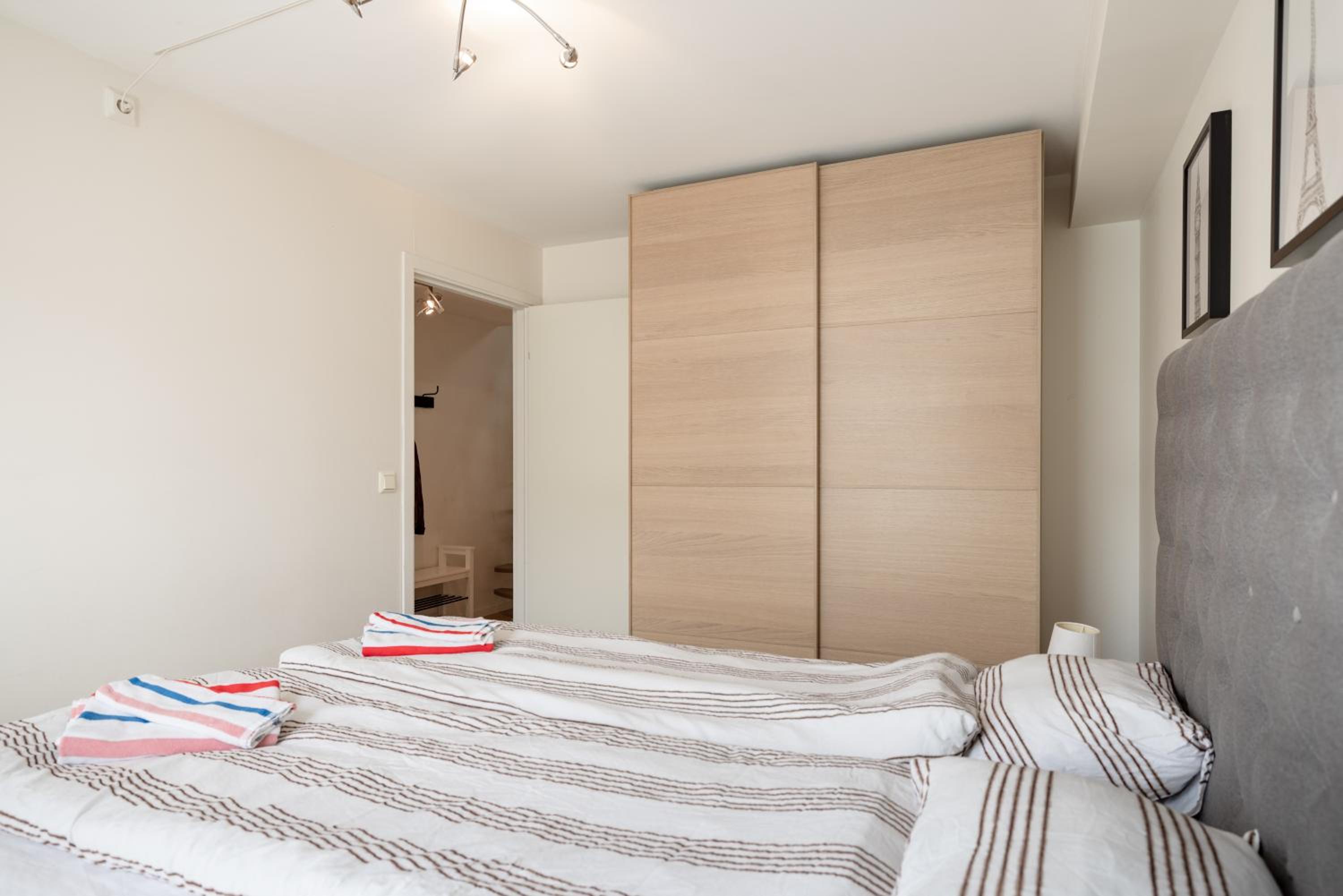 Central top floor apartment view 5