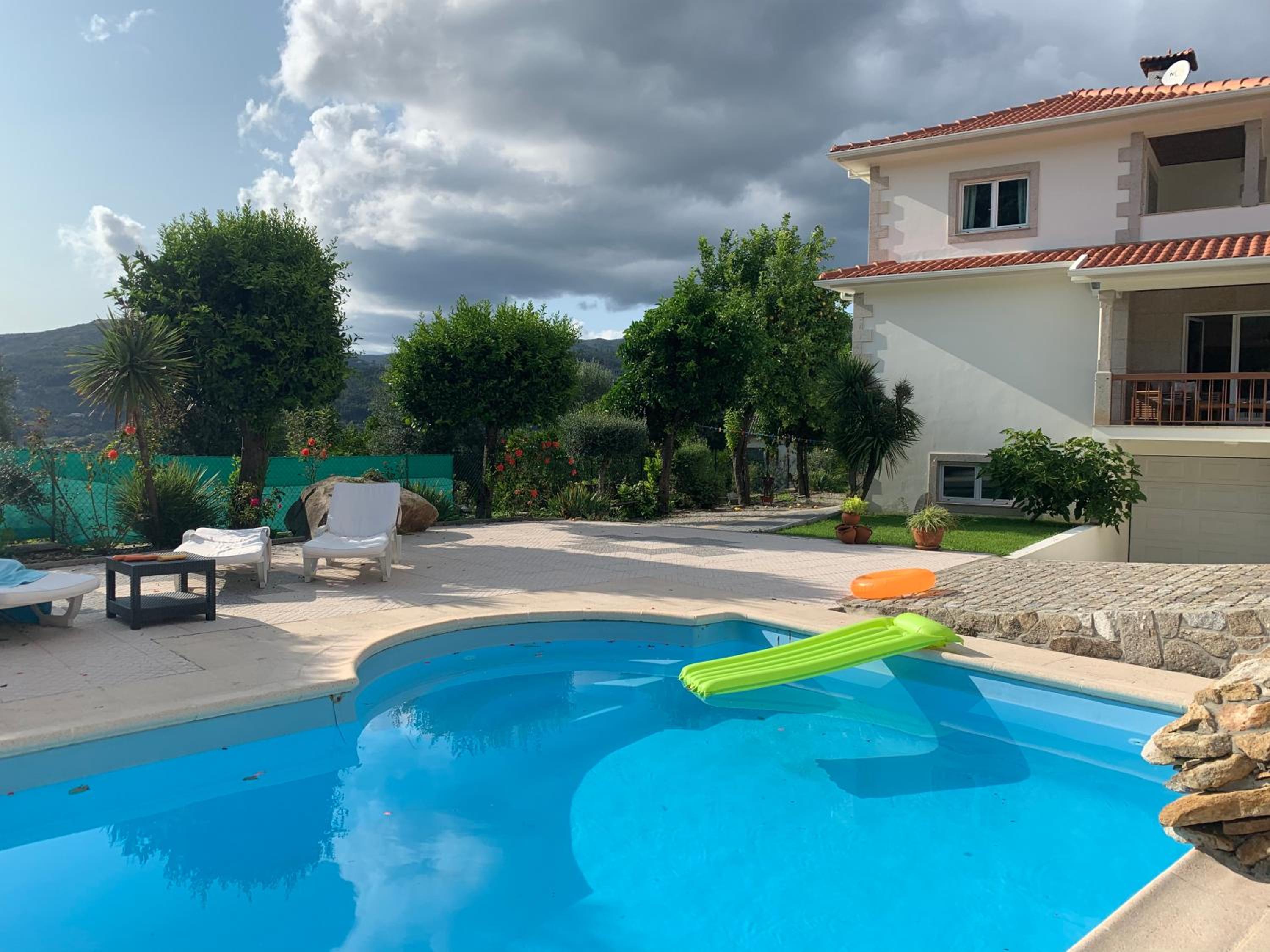 Beautiful detached villa with private pool, Fibre Wi-fi, garden, games room & BBQ view 4