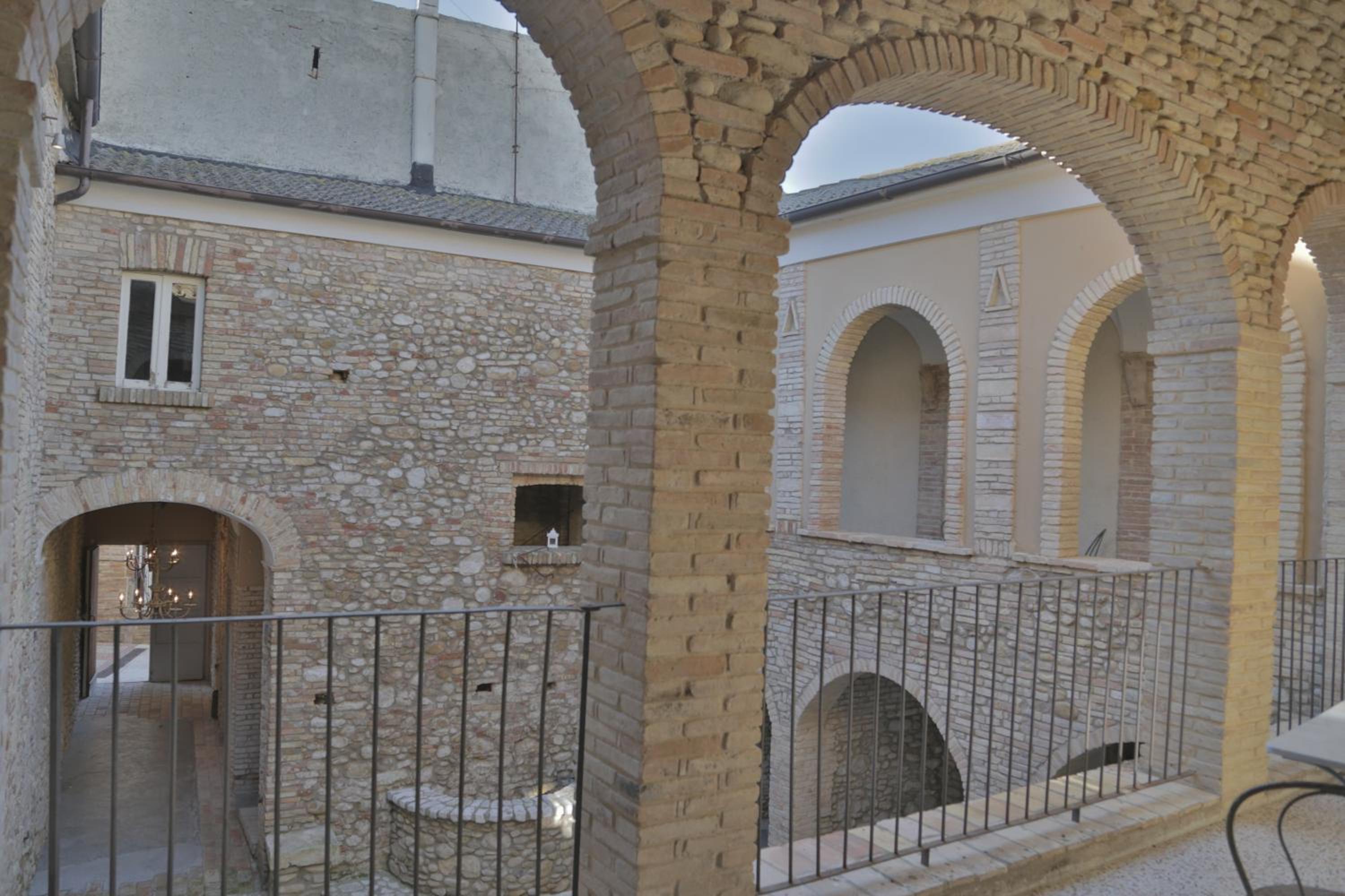 Palazzo Antico nella piazza di Montepagano, photo 6