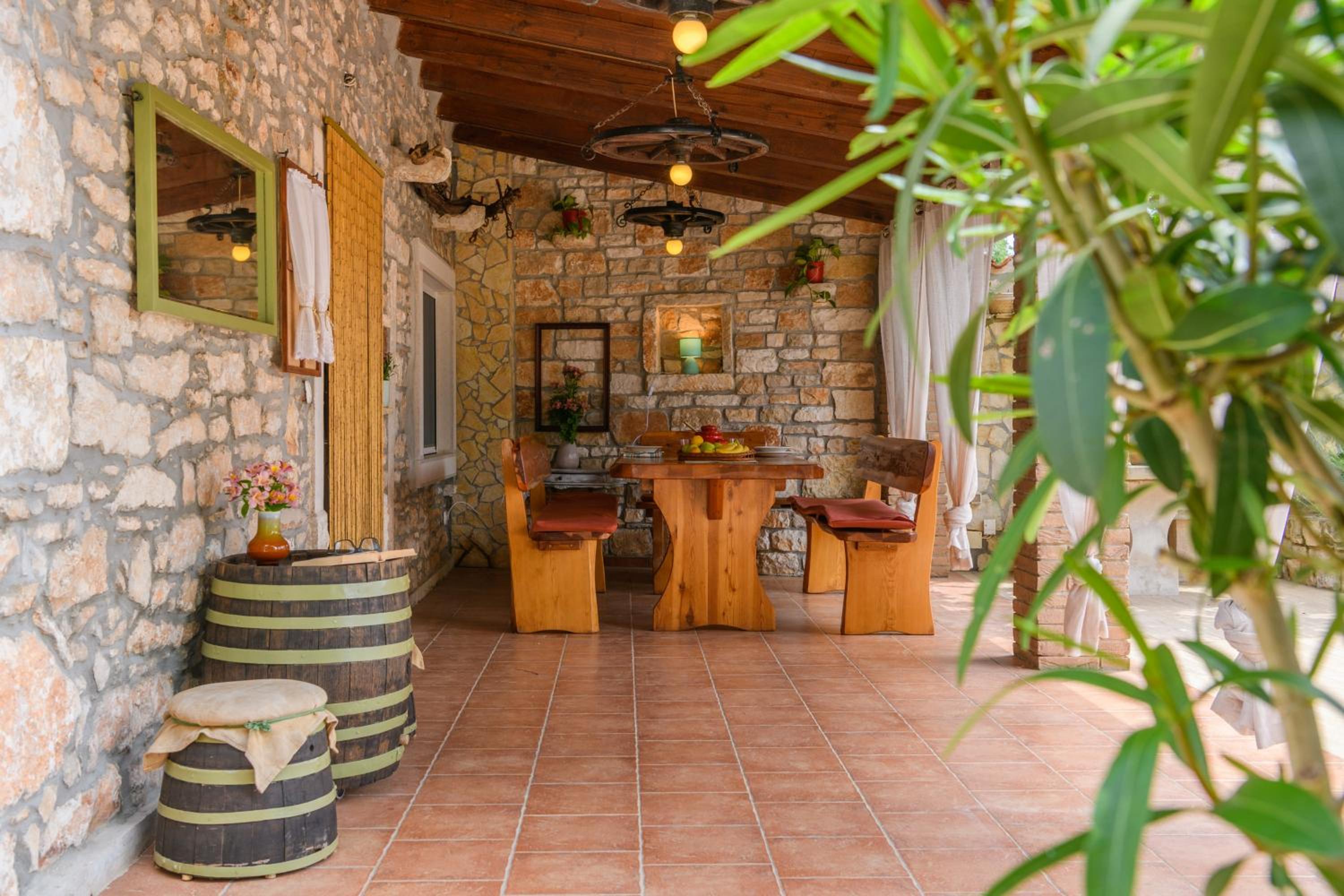 Rustic Istrian house Varesco view 2