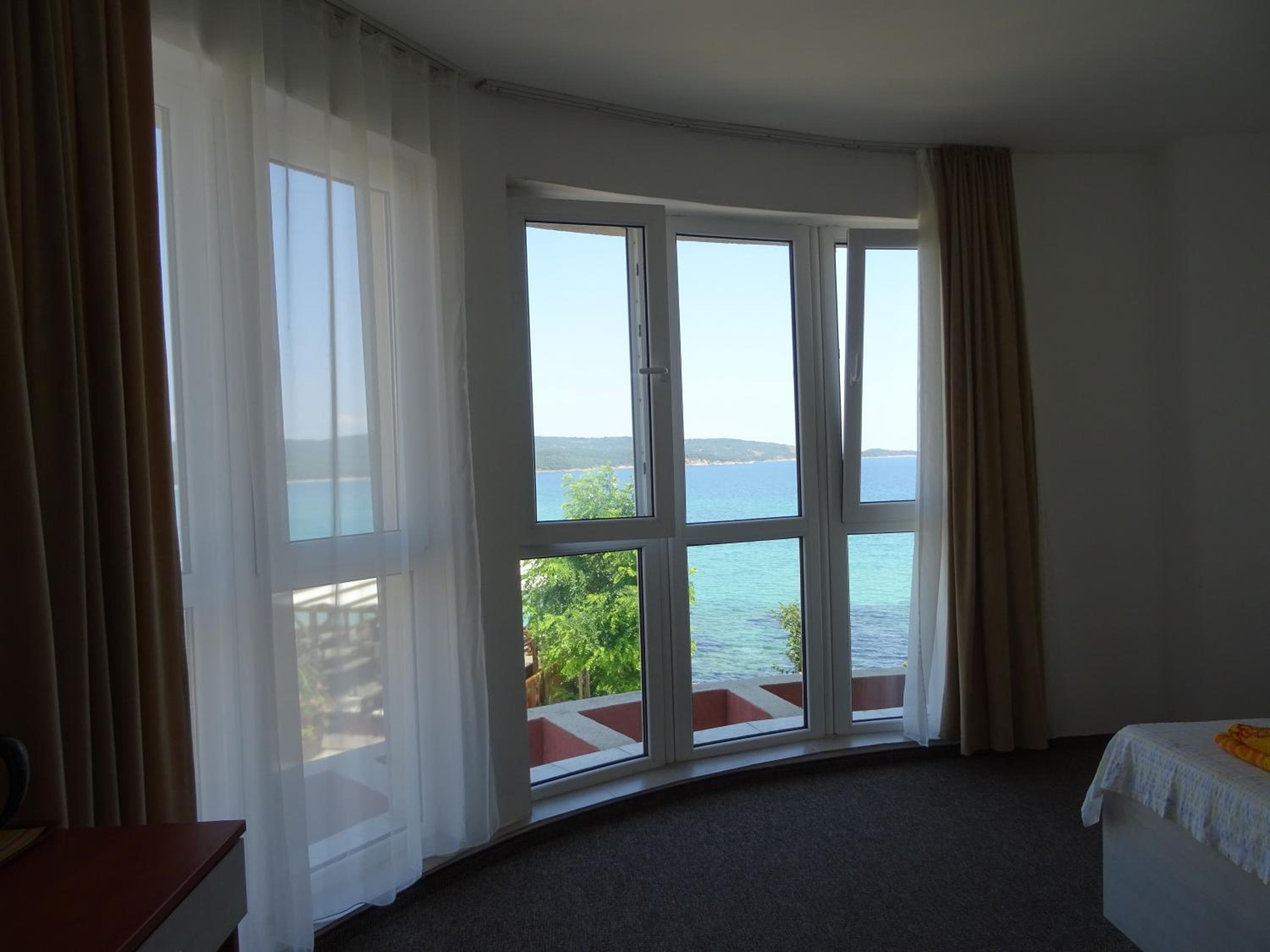 Dobrevi Guest House