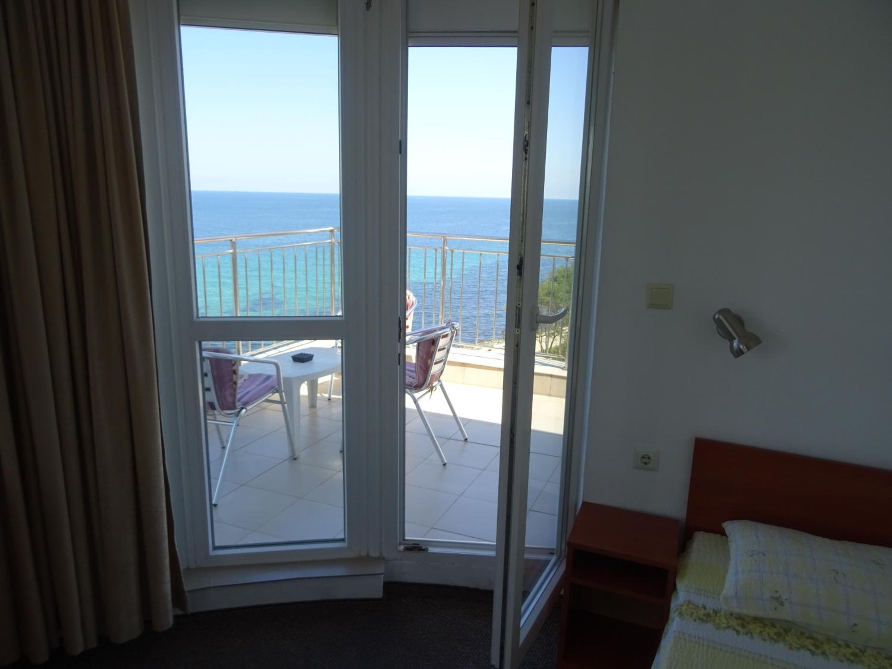 Dobrevi Guest House