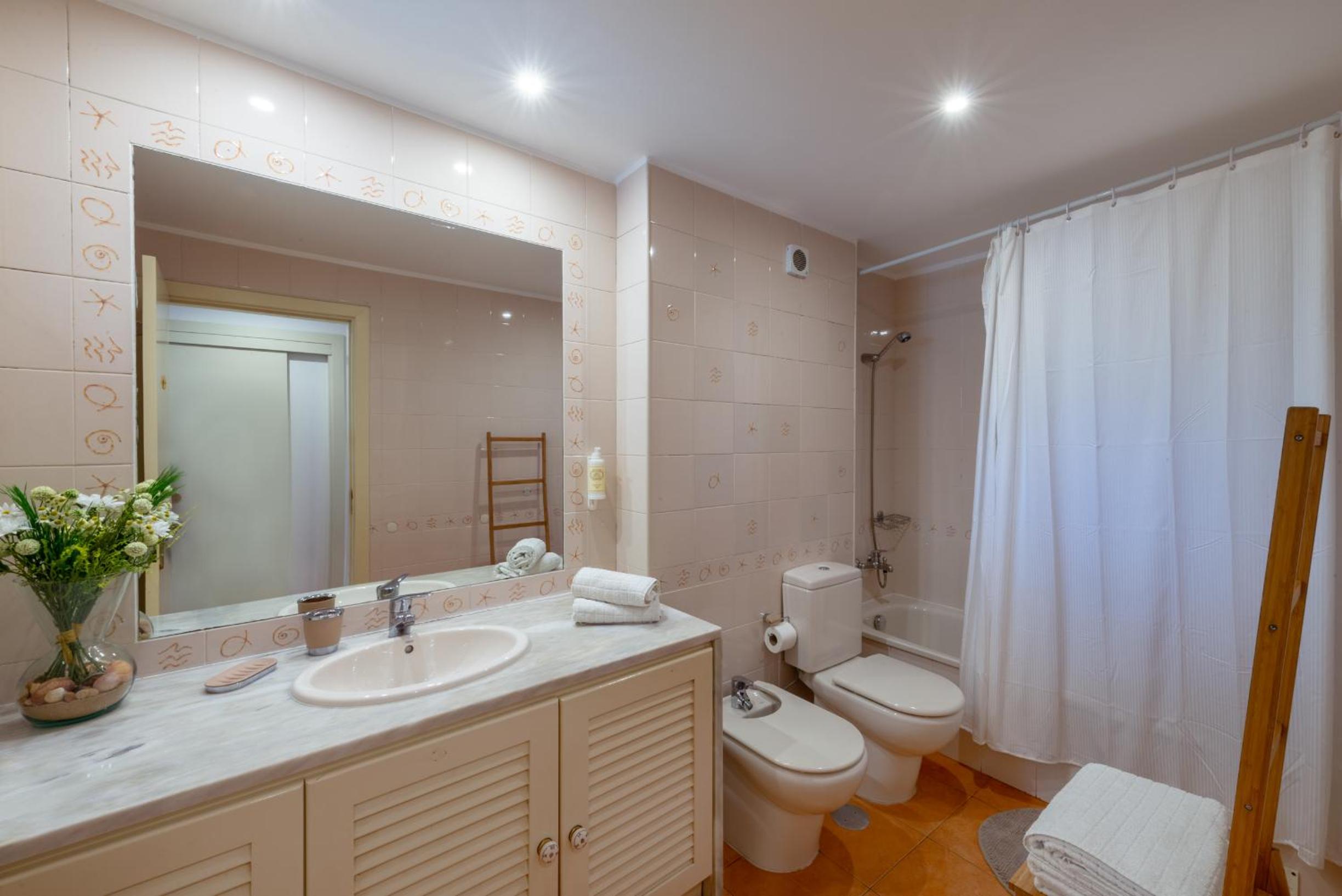 Beautiful Seaside Apartments view 5