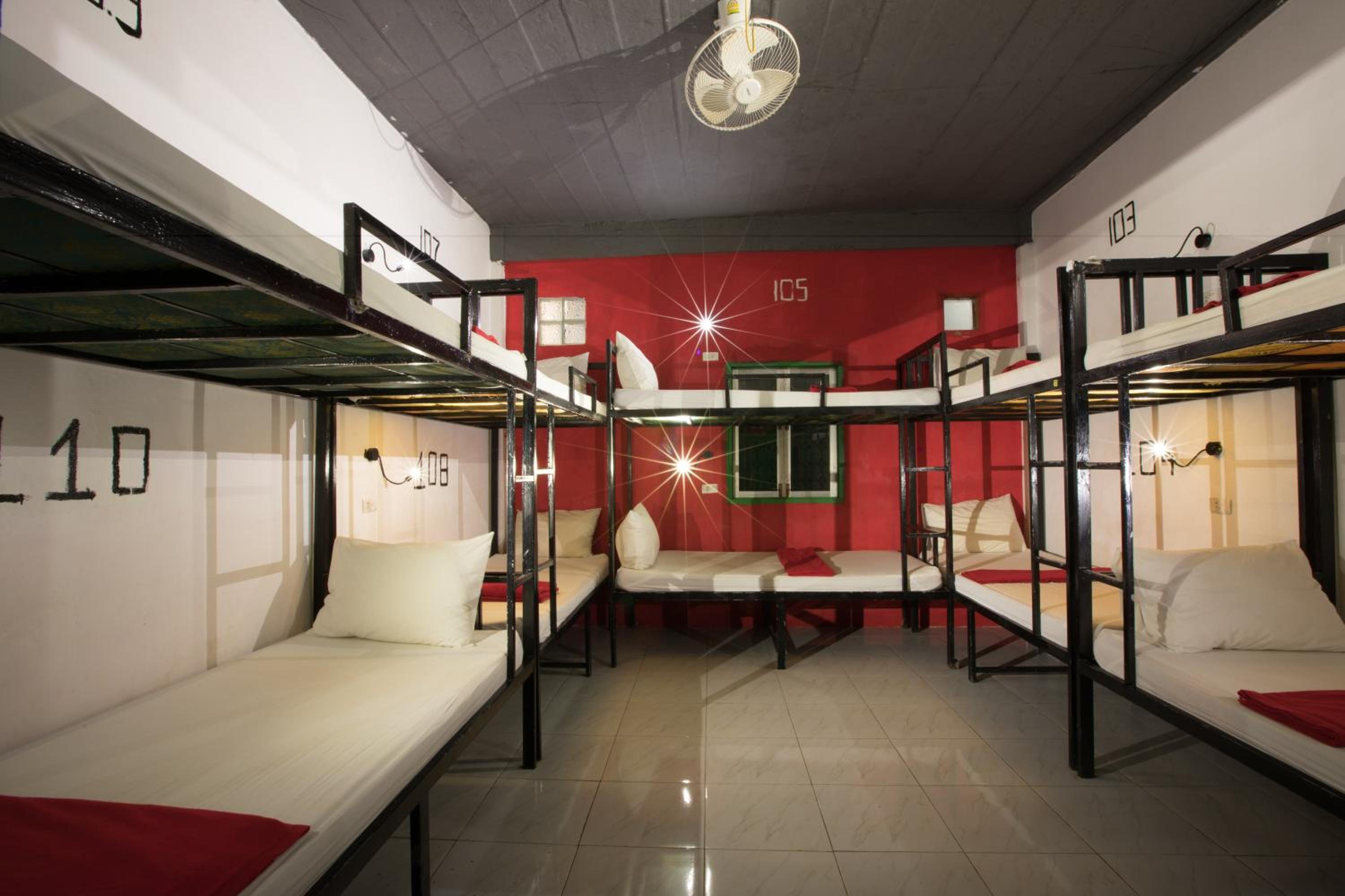 Vangvieng Rock Backpacker Rooftop Hostel