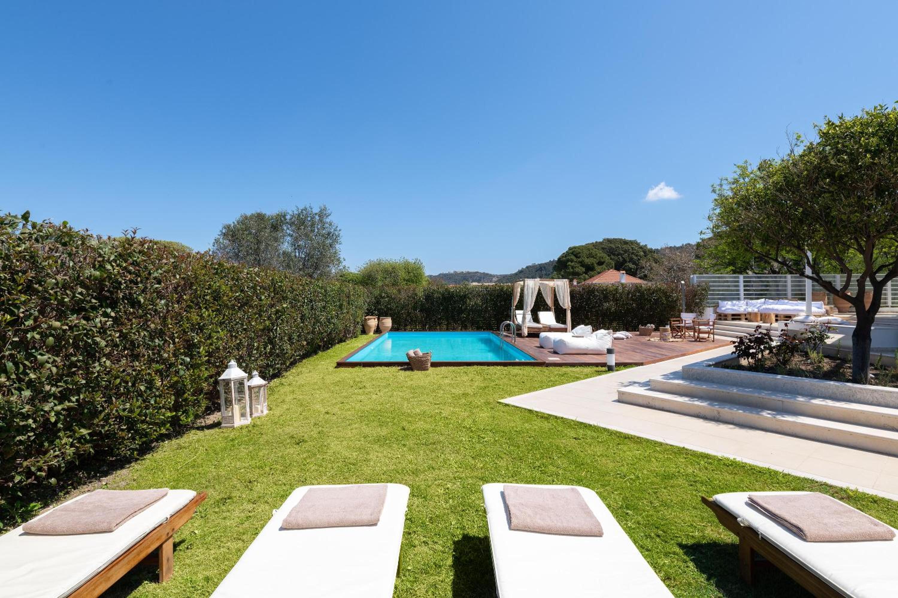 Love White Villa view 3