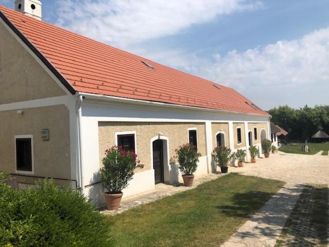 Nemespécsely Udvarház view 5