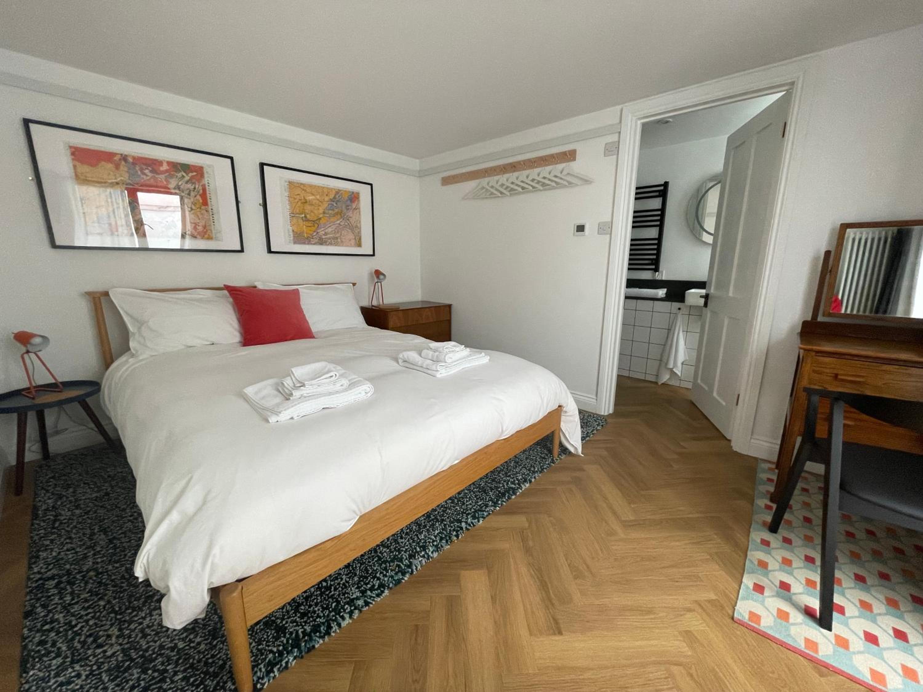 Ilfracombe Townhouse: restored historic home view 3
