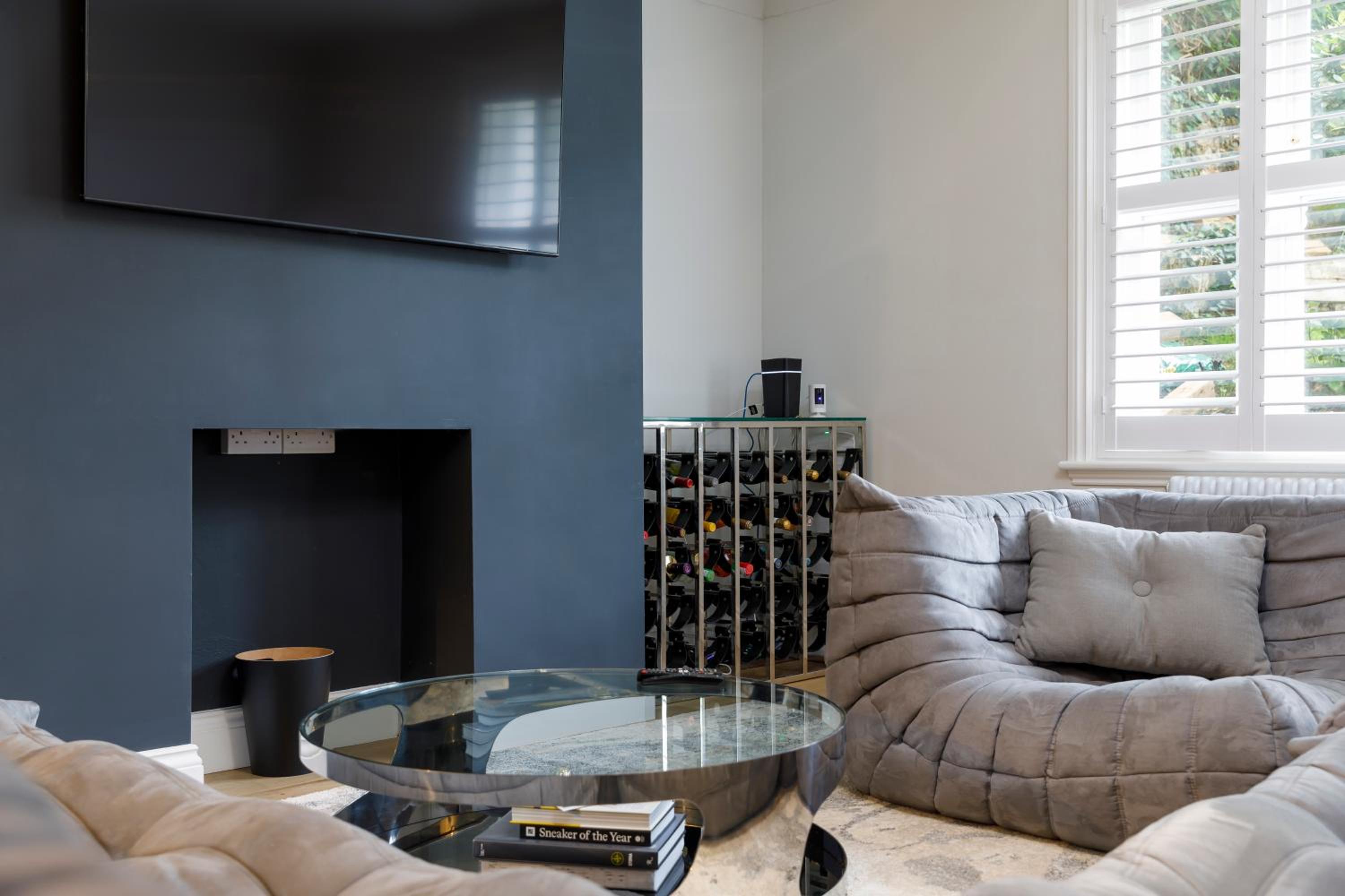 Spacious 2 bedroom apartment with beautiful garde view 5
