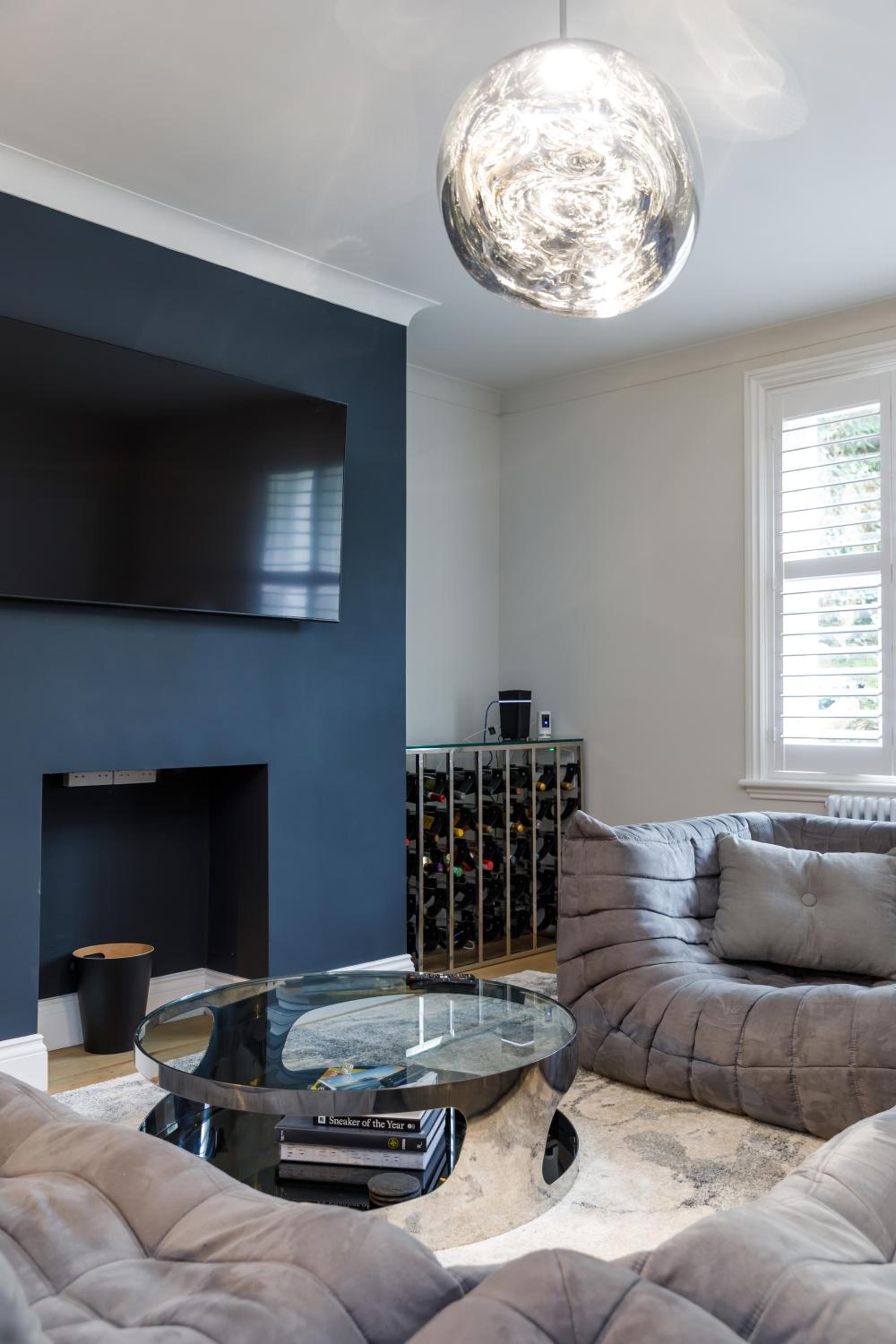 Spacious 2 bedroom apartment with beautiful garde view 4