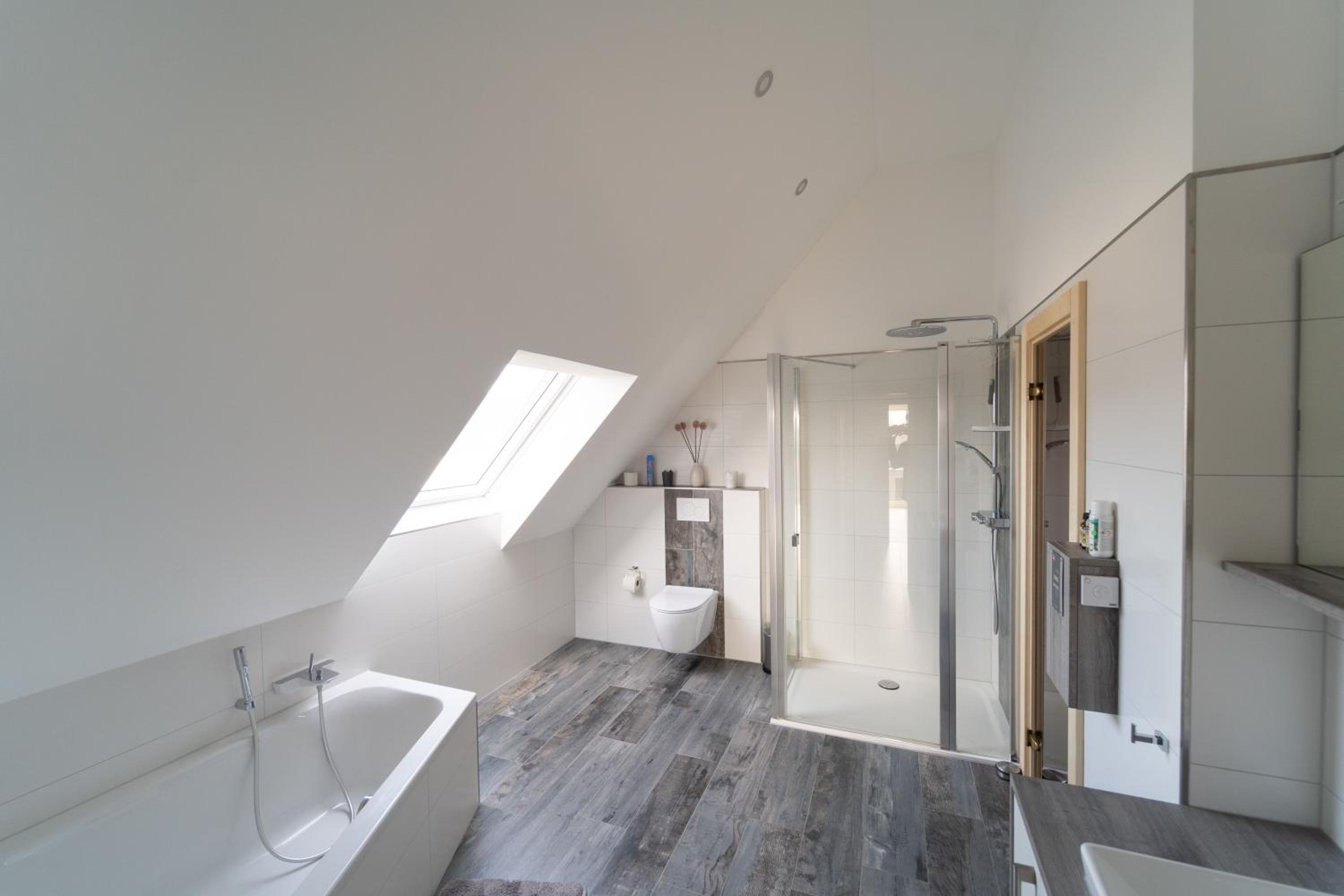 Haus am See mit Sauna und Kamin