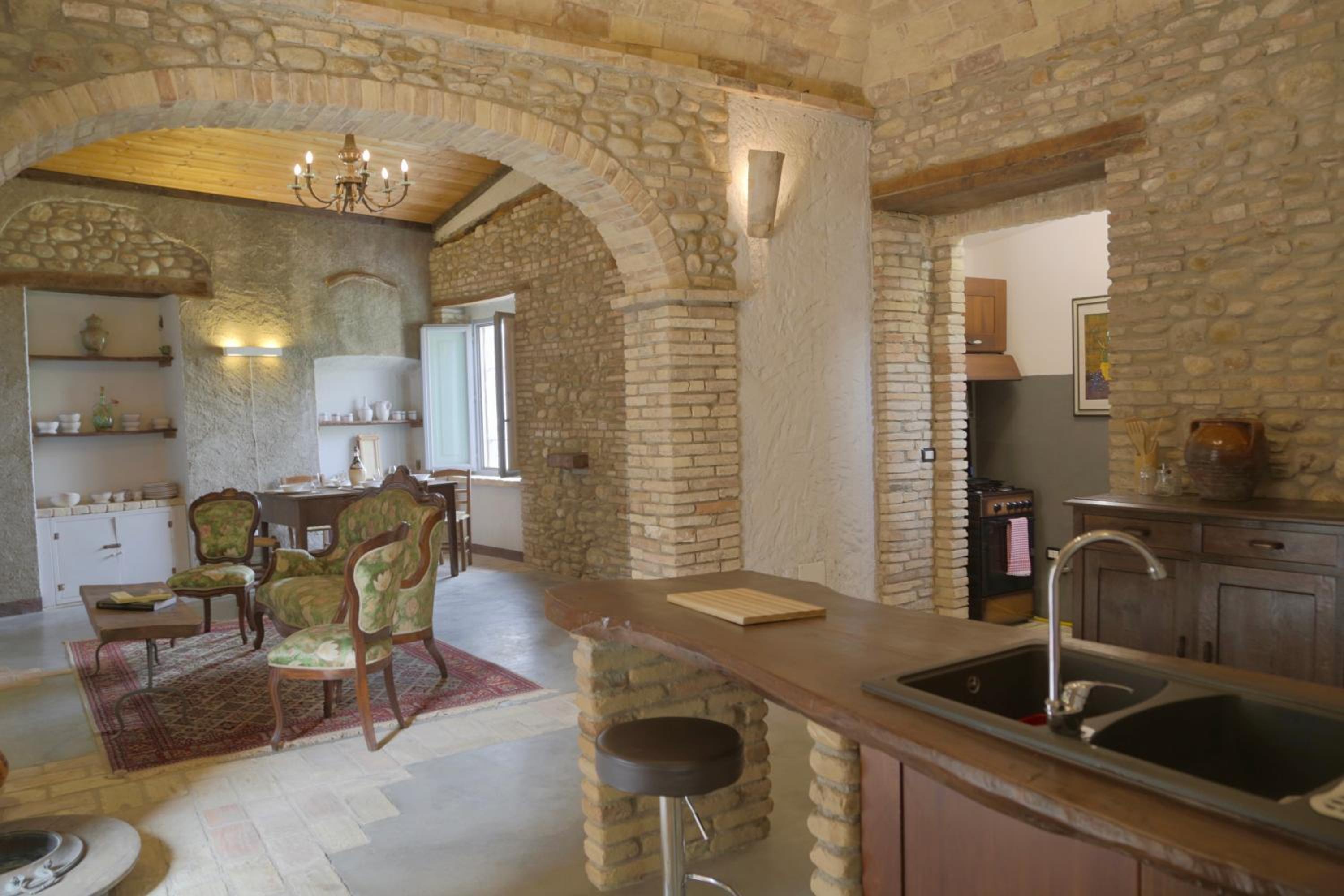 Palazzo Antico nella piazza di Montepagano, photo 43