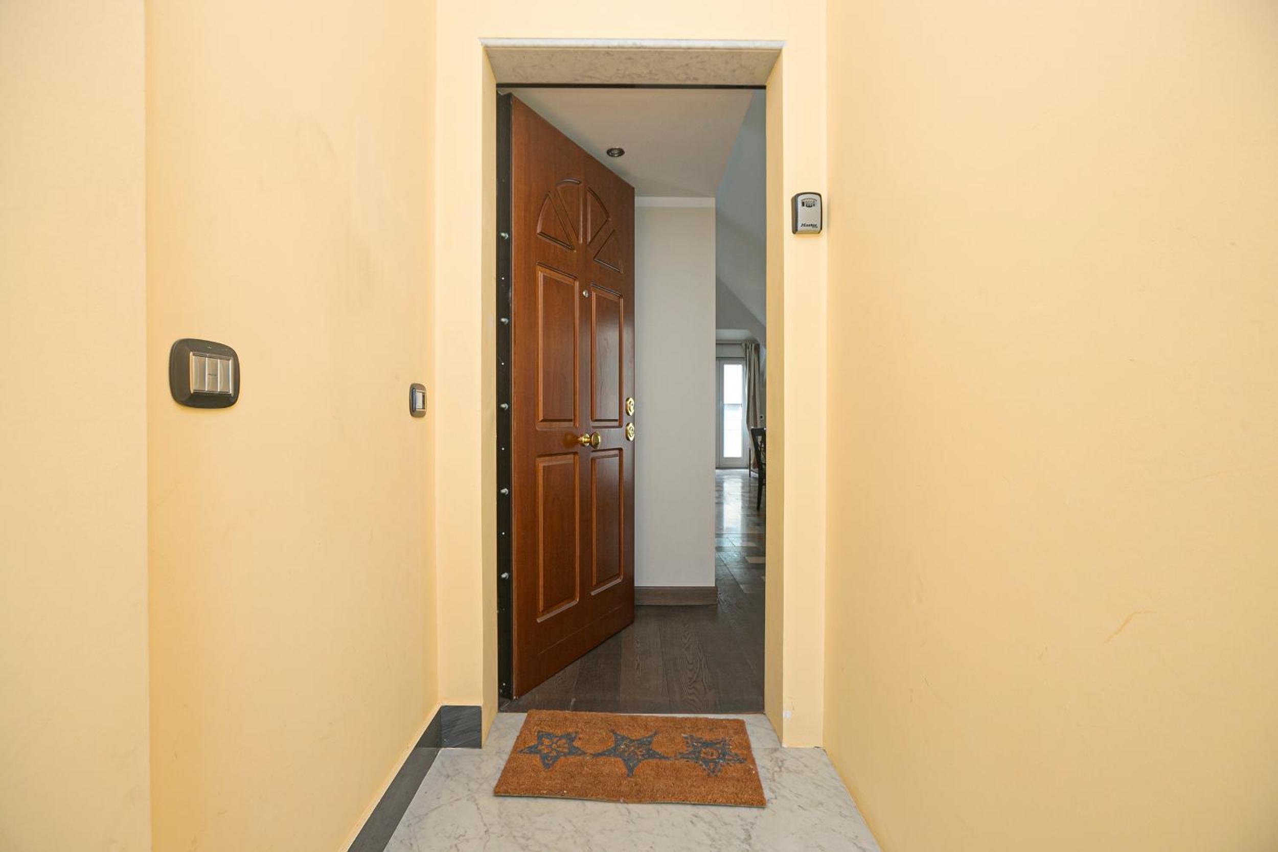 Real Italian Estate - Penthouse