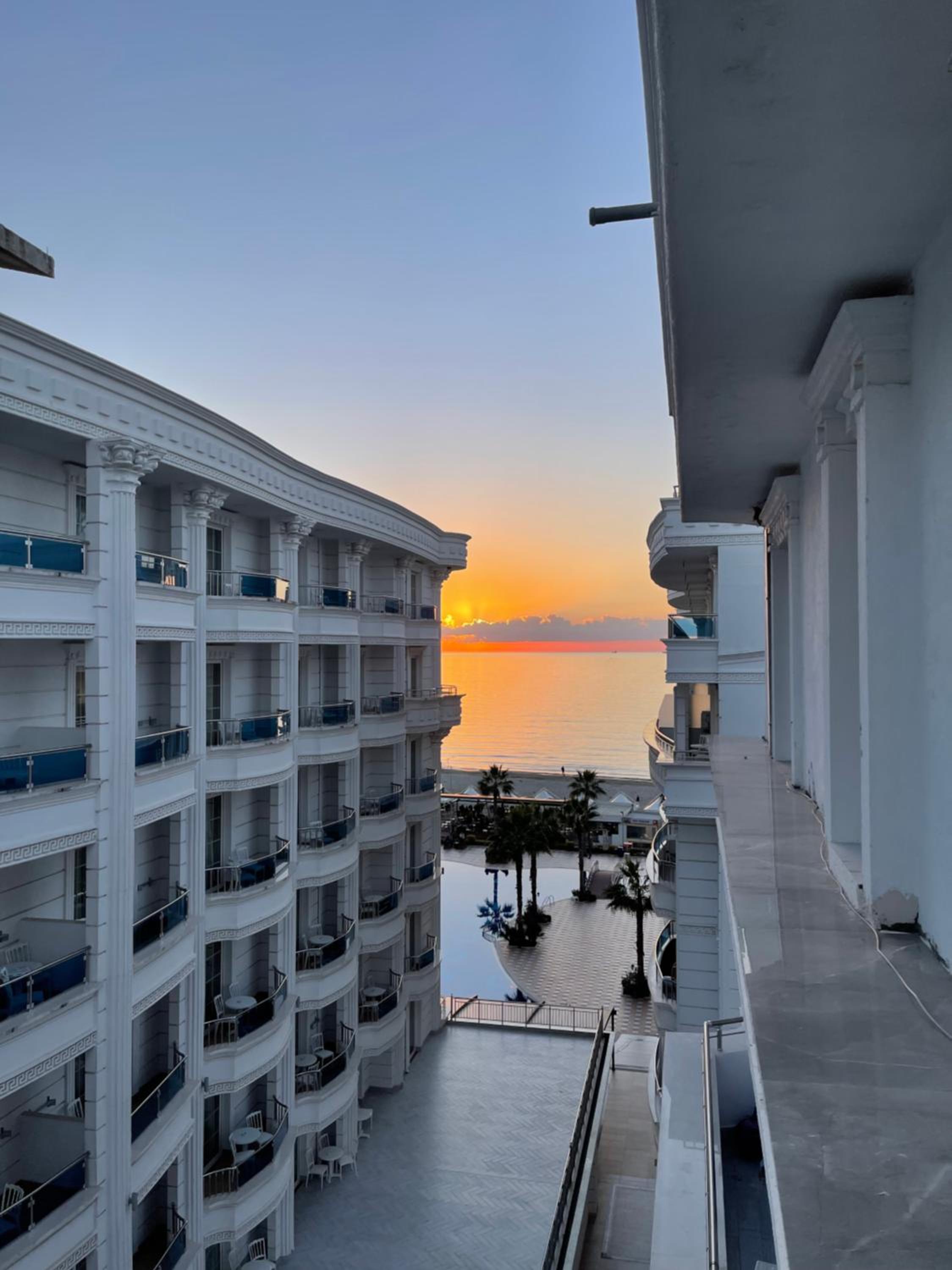 Armando Apartments
