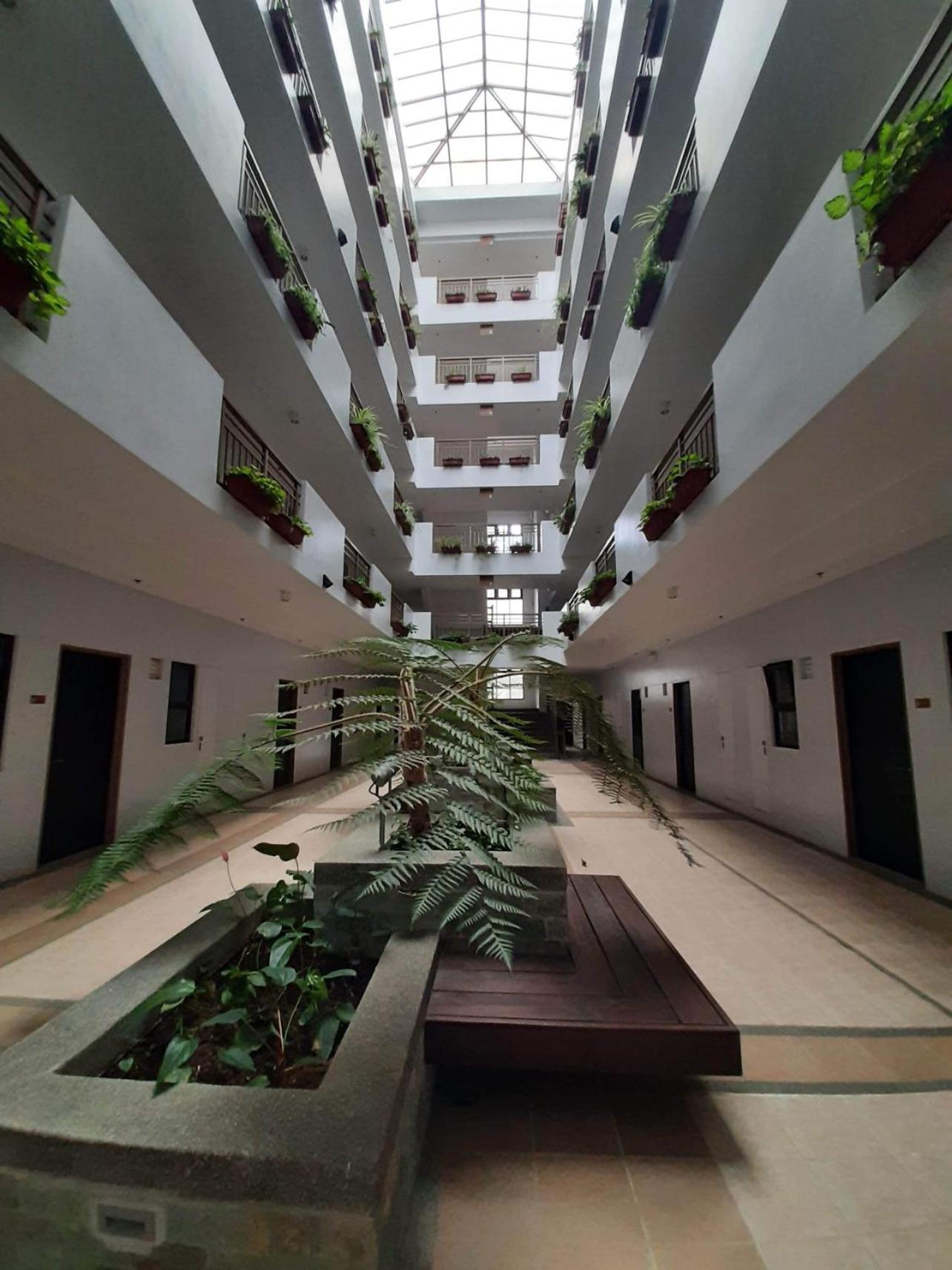 Baguio Bristle Ridge 2BR Condo with balcony & wifi