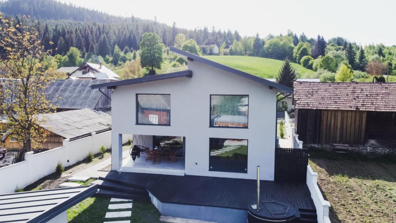 Voronet Noir Chalet view 3