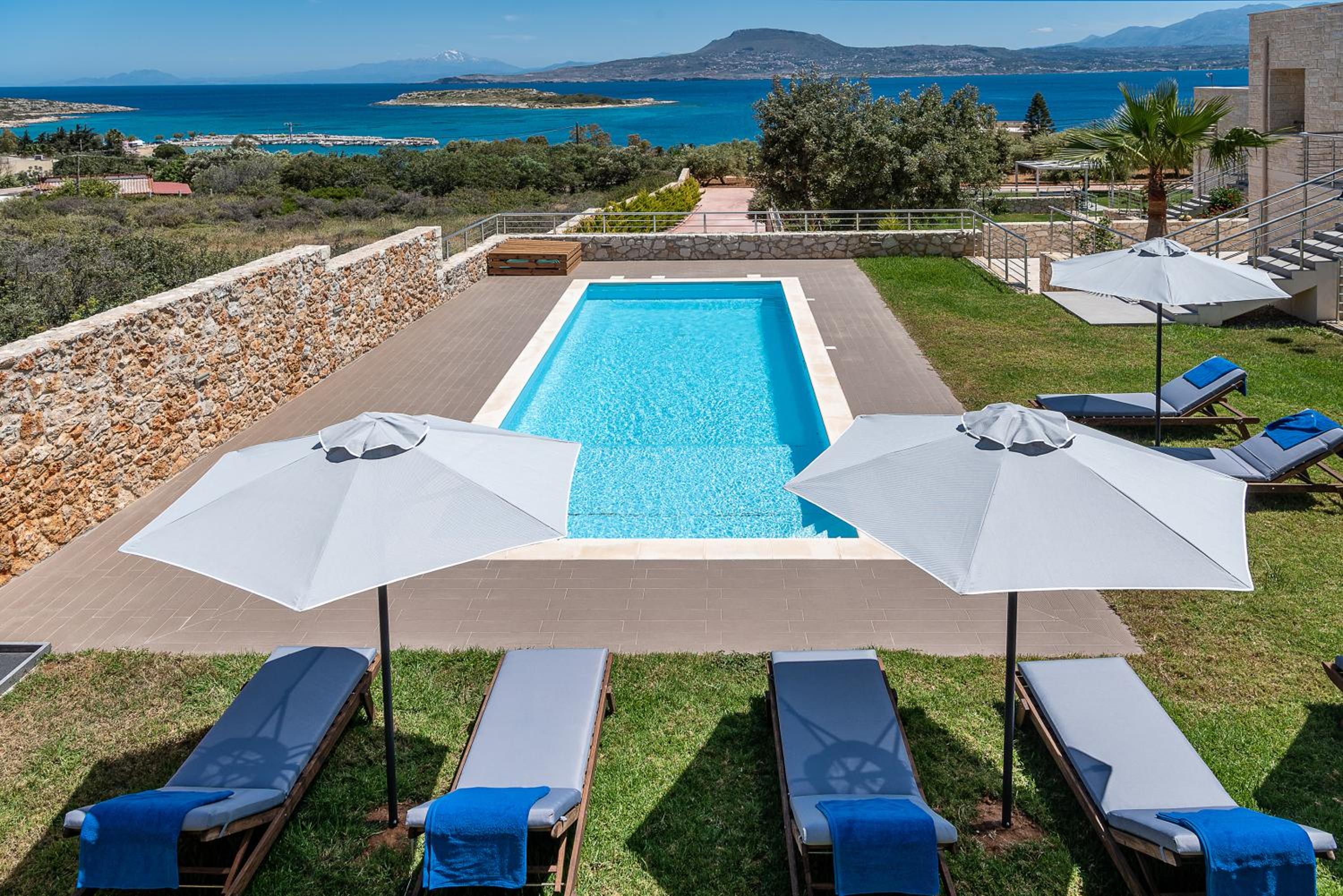 Elios Estate for large groups view 3