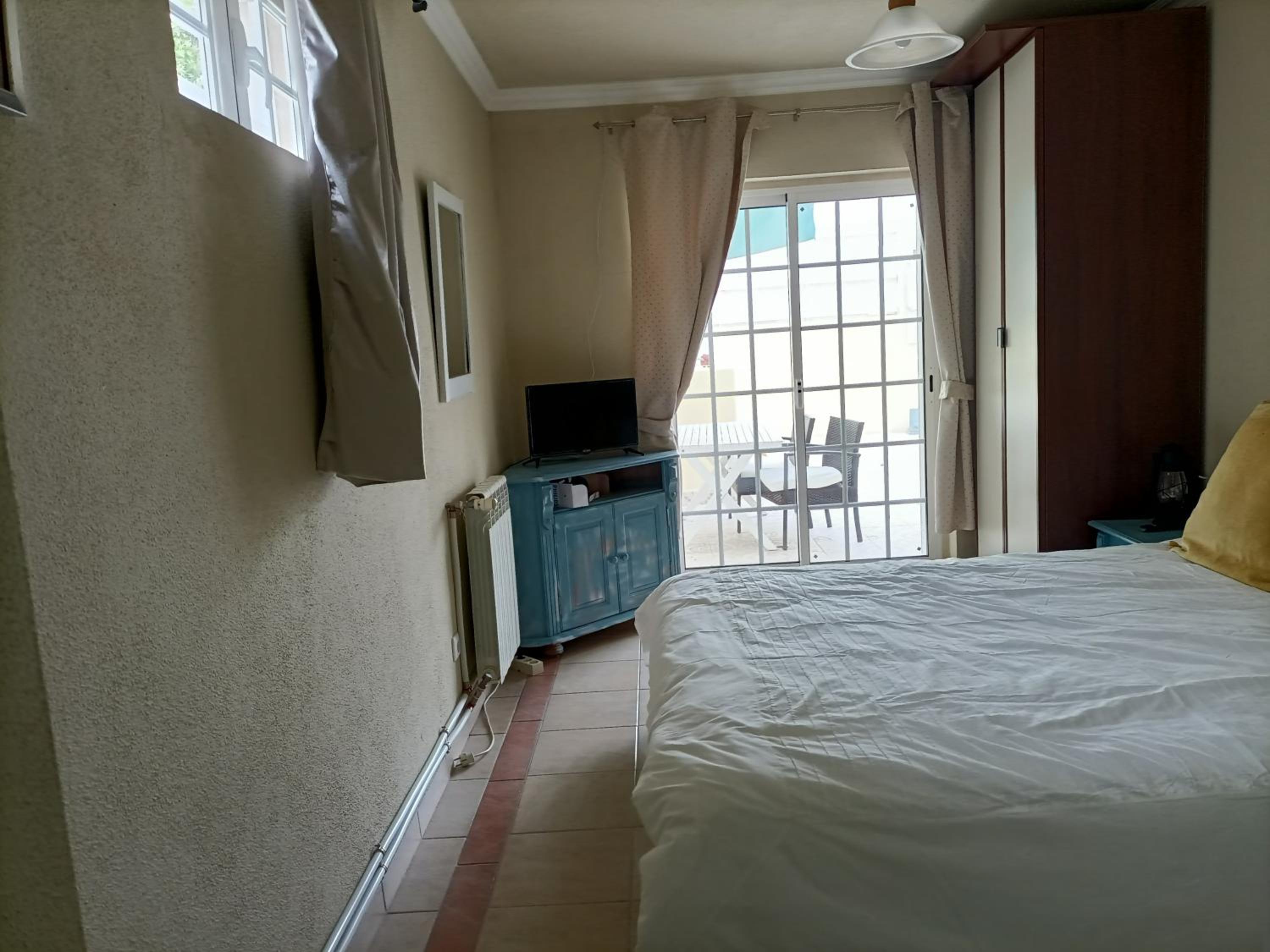 Sara & Dany en Sintra — hotel room