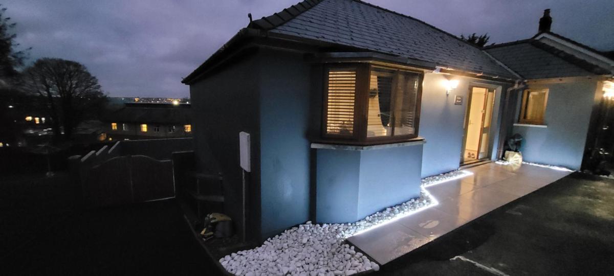 Tides Reach - 3 Bedroom Holiday Home - Llanreath view 2